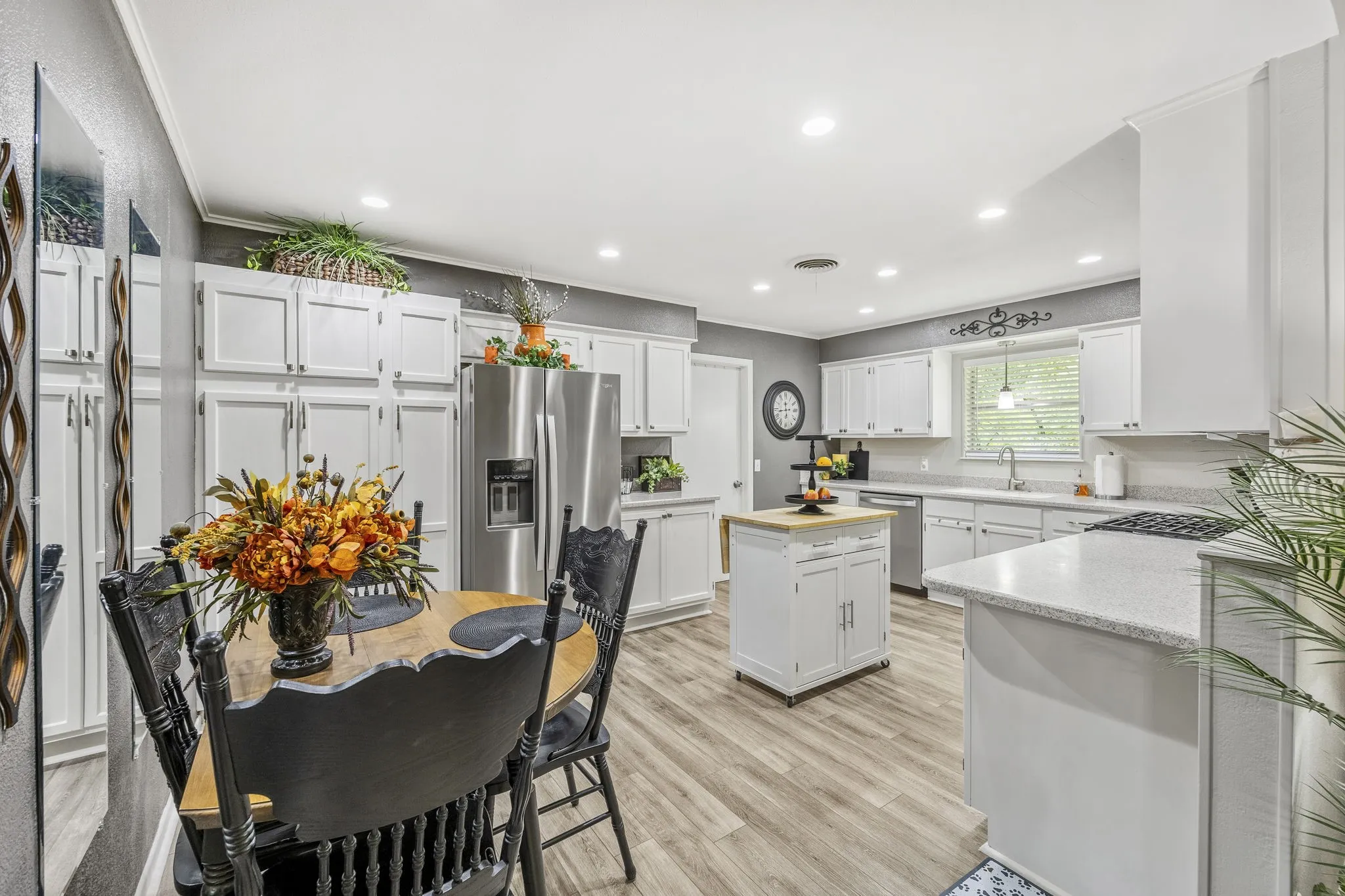 Plent of space to offer a second dining space/breakfast nook