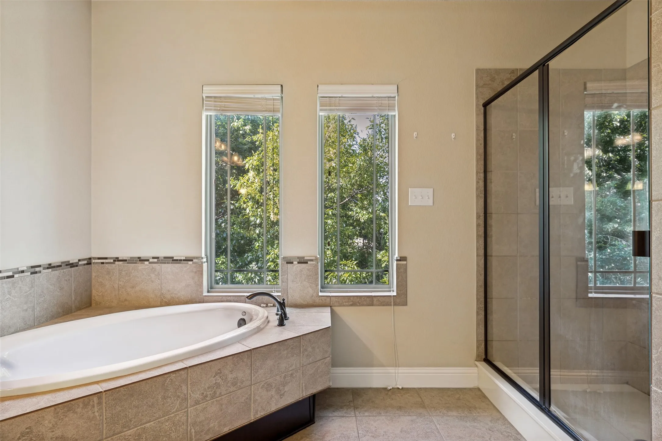 Townhouse For Sale in Tarrant County , 1017 Brook Hollow Drive, Euless, Texas 76039, 3 Bedroom, 3 Bathroom, 2 Garage spaces, 1,863 Sqft, built in 2014, mls#21337673, Real Estate Agent in Euless, Homes For Sale in Tarrant county, Homes For Sale in Euless, Realtor in Euless Texas, Real Estate Brokerage Independent Realty Texas, Luminita Cordes Realtor