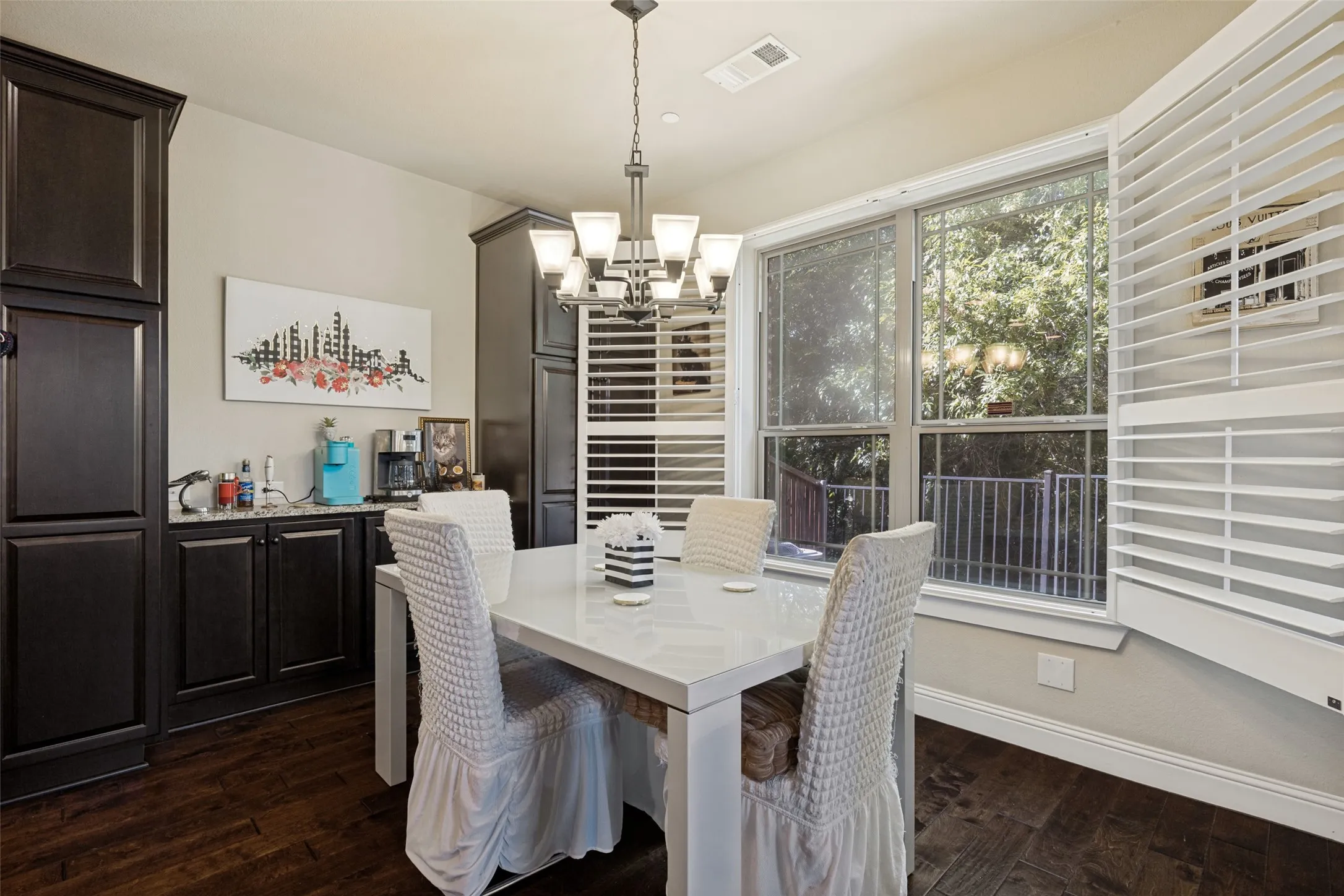 Townhouse For Sale in Tarrant County , 1017 Brook Hollow Drive, Euless, Texas 76039, 3 Bedroom, 3 Bathroom, 2 Garage spaces, 1,863 Sqft, built in 2014, mls#21337673, Real Estate Agent in Euless, Homes For Sale in Tarrant county, Homes For Sale in Euless, Realtor in Euless Texas, Real Estate Brokerage Independent Realty Texas, Luminita Cordes Realtor