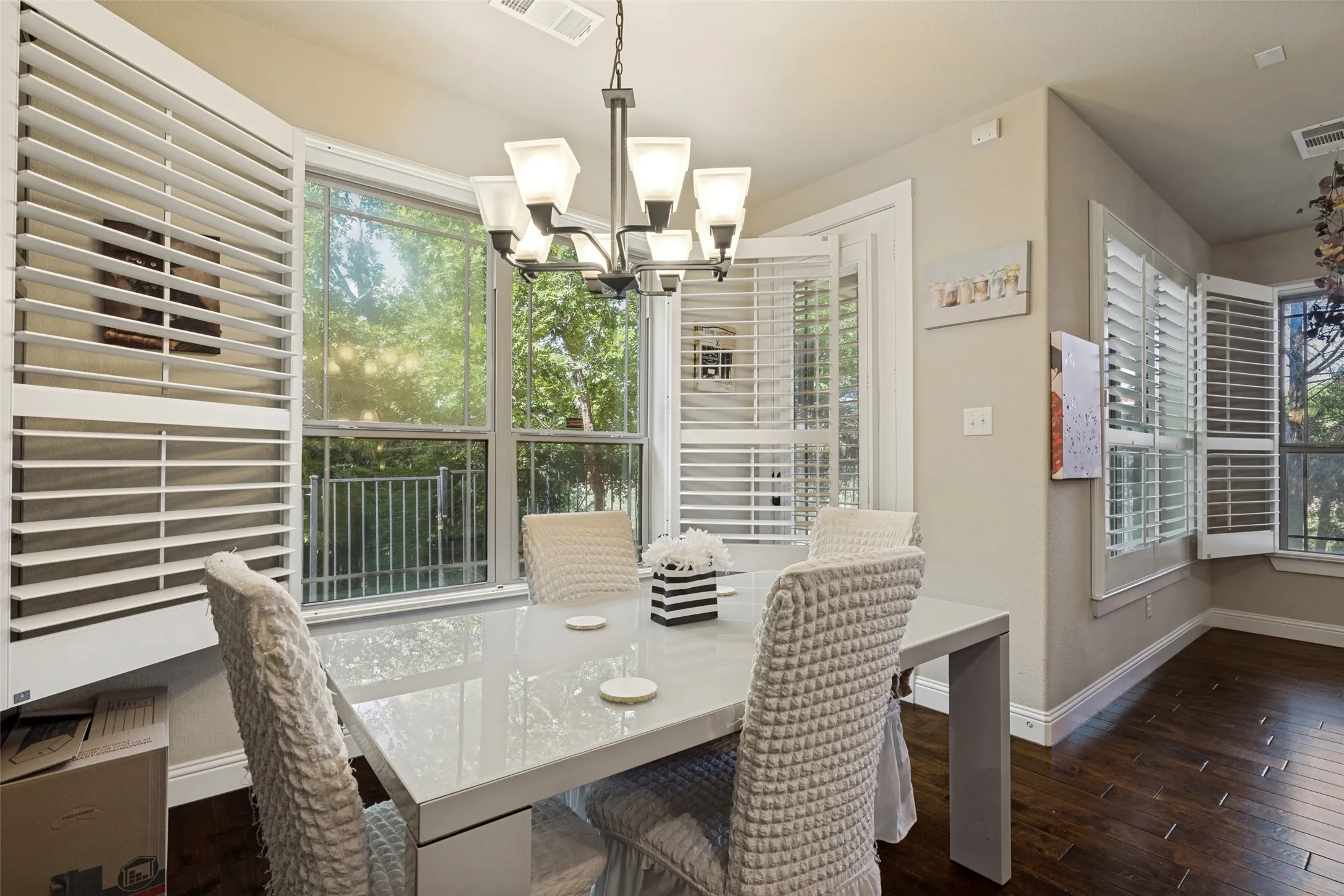 Townhouse For Sale in Tarrant County , 1017 Brook Hollow Drive, Euless, Texas 76039, 3 Bedroom, 3 Bathroom, 2 Garage spaces, 1,863 Sqft, built in 2014, mls#21337673, Real Estate Agent in Euless, Homes For Sale in Tarrant county, Homes For Sale in Euless, Realtor in Euless Texas, Real Estate Brokerage Independent Realty Texas, Luminita Cordes Realtor