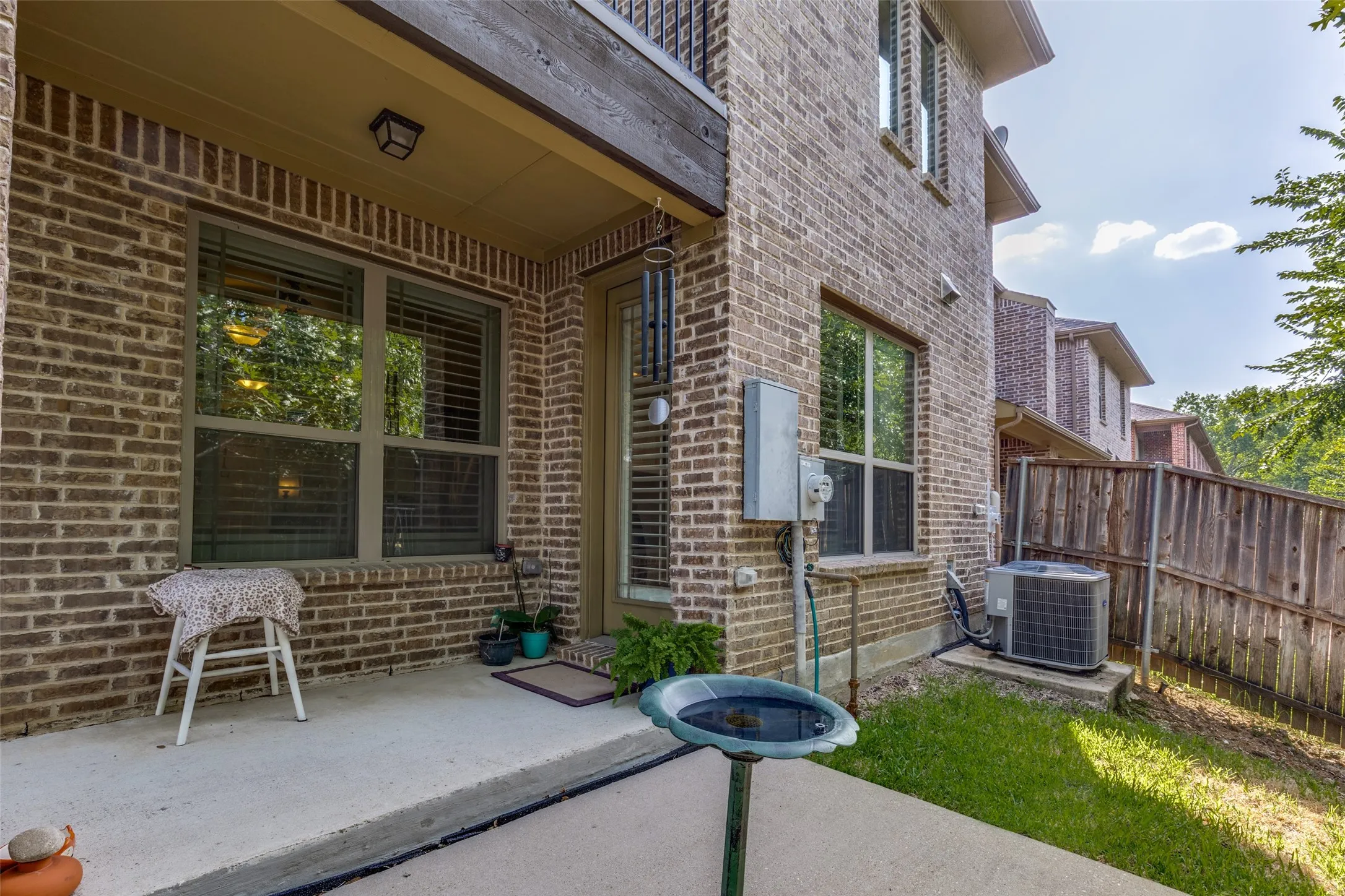 Townhouse For Sale in Tarrant County , 1017 Brook Hollow Drive, Euless, Texas 76039, 3 Bedroom, 3 Bathroom, 2 Garage spaces, 1,863 Sqft, built in 2014, mls#21337673, Real Estate Agent in Euless, Homes For Sale in Tarrant county, Homes For Sale in Euless, Realtor in Euless Texas, Real Estate Brokerage Independent Realty Texas, Luminita Cordes Realtor