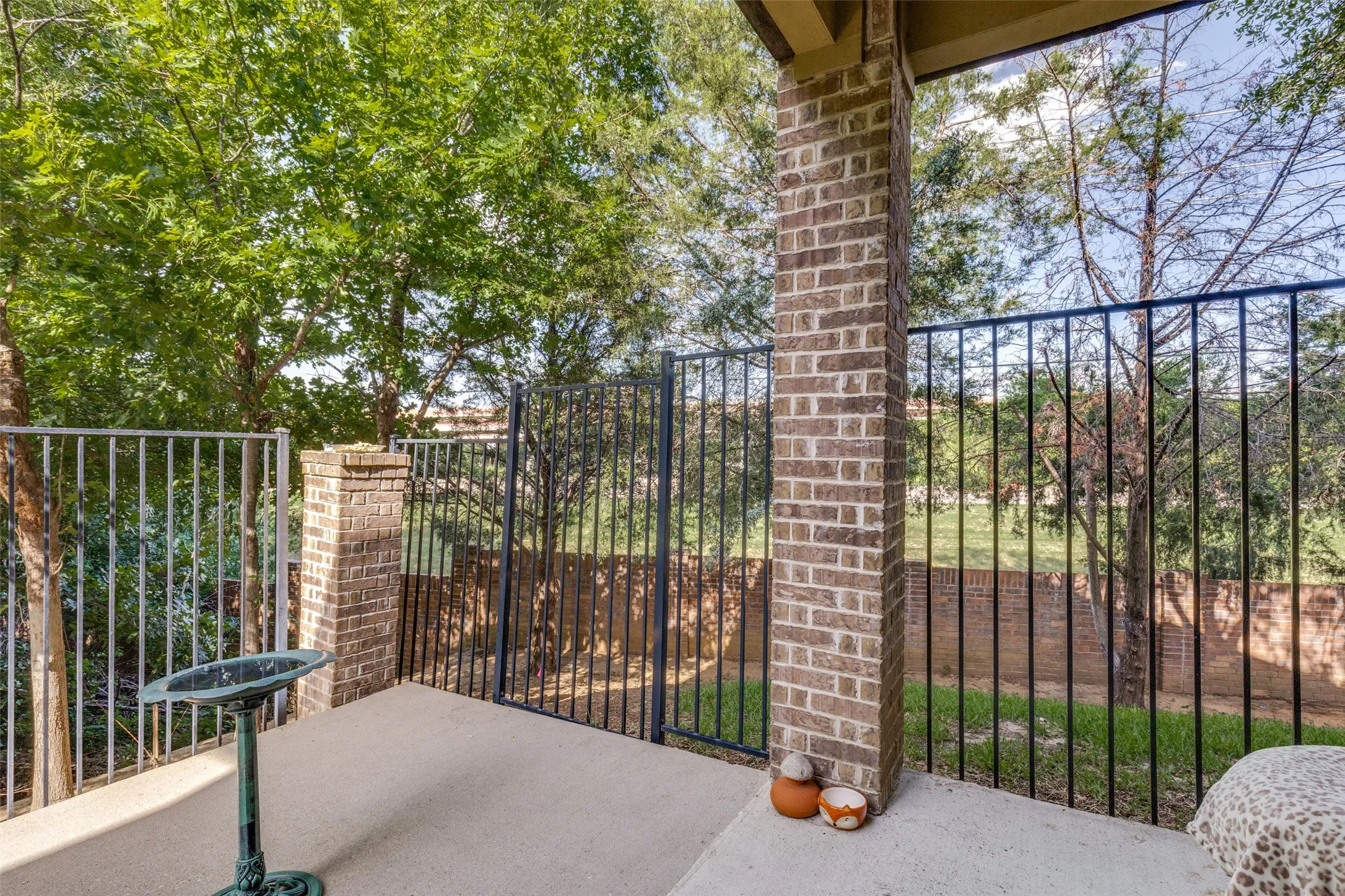 Townhouse For Sale in Tarrant County , 1017 Brook Hollow Drive, Euless, Texas 76039, 3 Bedroom, 3 Bathroom, 2 Garage spaces, 1,863 Sqft, built in 2014, mls#21337673, Real Estate Agent in Euless, Homes For Sale in Tarrant county, Homes For Sale in Euless, Realtor in Euless Texas, Real Estate Brokerage Independent Realty Texas, Luminita Cordes Realtor