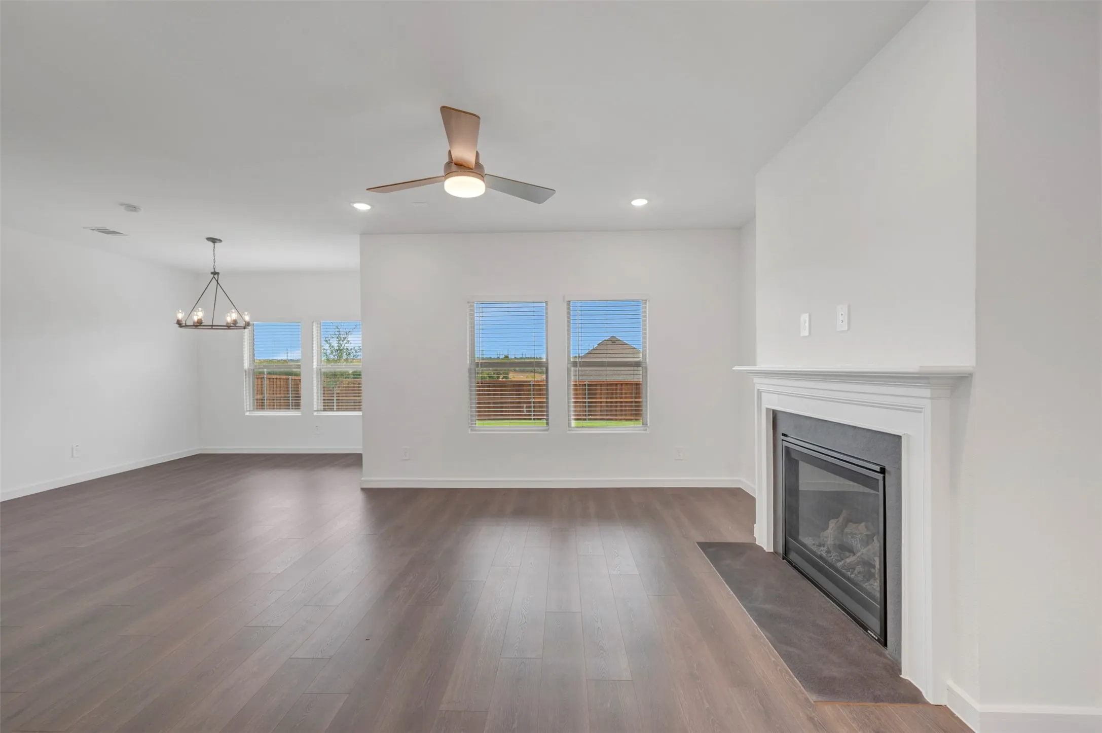Single Family Residence For Sale in Wise County , 143 Summer Rain Way, Newark, Texas 76071, 4 Bedroom, 2 Bathroom, 2 Garage spaces, 1,825 Sqft, built in 2026, mls#21339419, Real Estate Agent in Newark, Homes For Sale in Wise county, Homes For Sale in Newark, Realtor in Newark Texas, Real Estate Brokerage Independent Realty Texas, Luminita Cordes Realtor