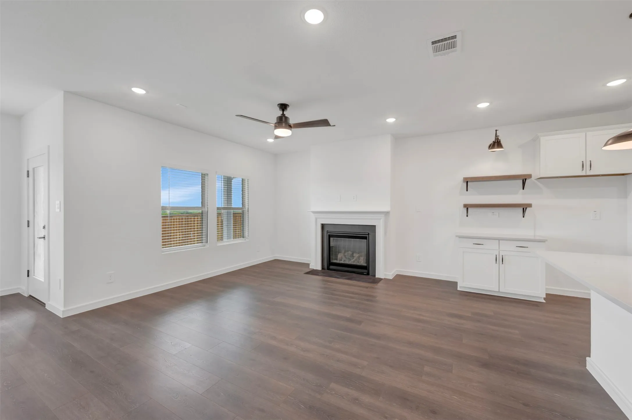 Single Family Residence For Sale in Wise County , 143 Summer Rain Way, Newark, Texas 76071, 4 Bedroom, 2 Bathroom, 2 Garage spaces, 1,825 Sqft, built in 2026, mls#21339419, Real Estate Agent in Newark, Homes For Sale in Wise county, Homes For Sale in Newark, Realtor in Newark Texas, Real Estate Brokerage Independent Realty Texas, Luminita Cordes Realtor