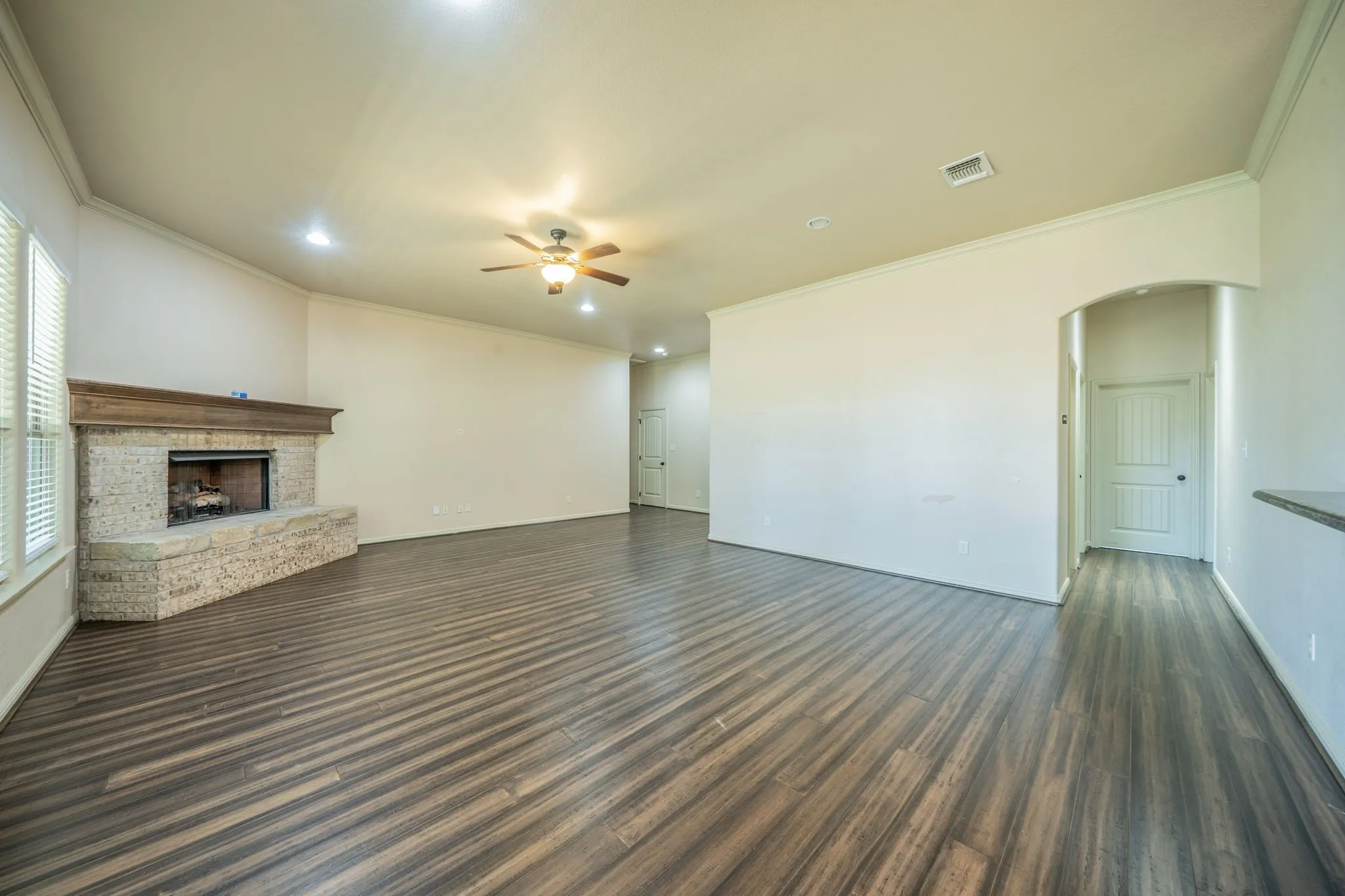 Single Family Residence For Sale in Hood County , 1812 Rockview Drive, Granbury, Texas 76049, 4 Bedroom, 2 Bathroom, 2 Garage spaces, 2,046 Sqft, built in 2014, mls#21335721, Real Estate Agent in Granbury, Homes For Sale in Hood county, Homes For Sale in Granbury, Realtor in Granbury Texas, Real Estate Brokerage Independent Realty Texas, Luminita Cordes Realtor