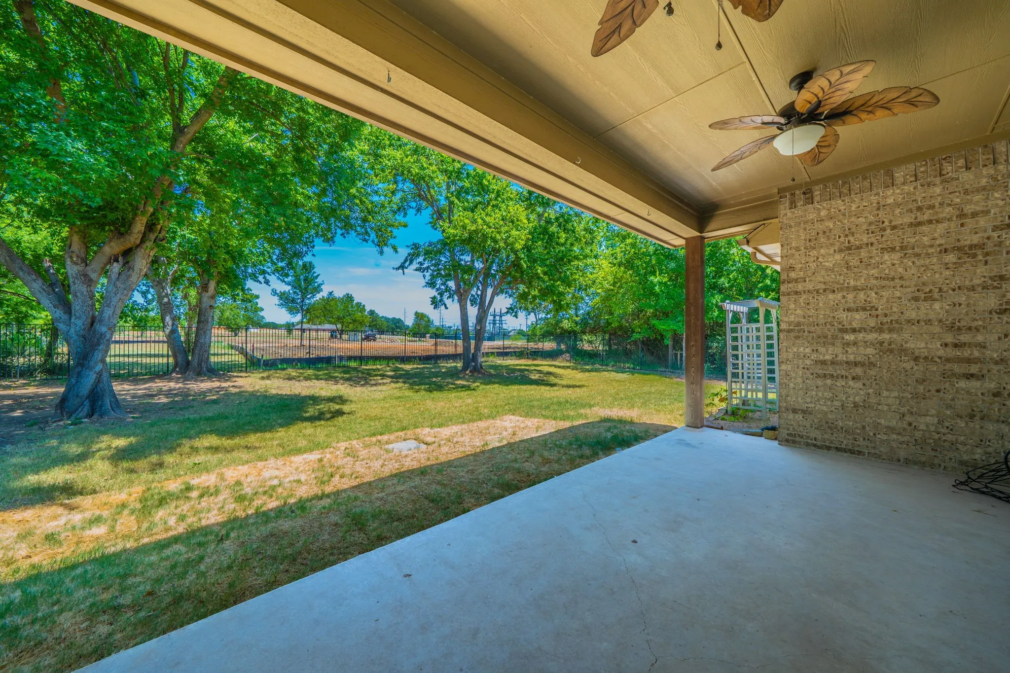 Single Family Residence For Sale in Hood County , 1812 Rockview Drive, Granbury, Texas 76049, 4 Bedroom, 2 Bathroom, 2 Garage spaces, 2,046 Sqft, built in 2014, mls#21335721, Real Estate Agent in Granbury, Homes For Sale in Hood county, Homes For Sale in Granbury, Realtor in Granbury Texas, Real Estate Brokerage Independent Realty Texas, Luminita Cordes Realtor