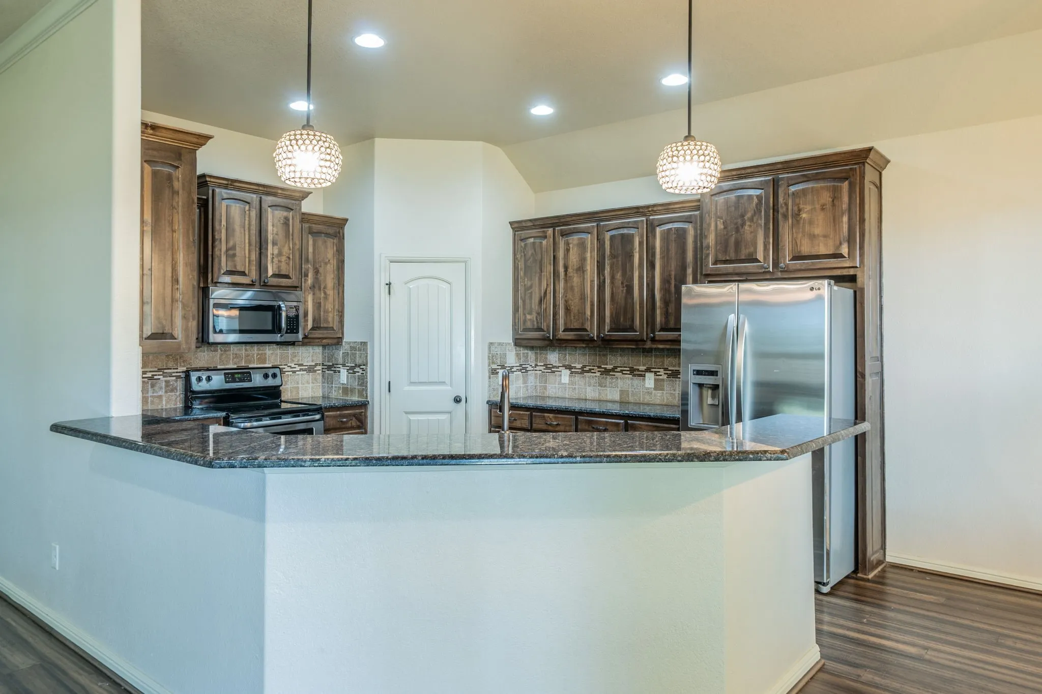 Single Family Residence For Sale in Hood County , 1812 Rockview Drive, Granbury, Texas 76049, 4 Bedroom, 2 Bathroom, 2 Garage spaces, 2,046 Sqft, built in 2014, mls#21335721, Real Estate Agent in Granbury, Homes For Sale in Hood county, Homes For Sale in Granbury, Realtor in Granbury Texas, Real Estate Brokerage Independent Realty Texas, Luminita Cordes Realtor