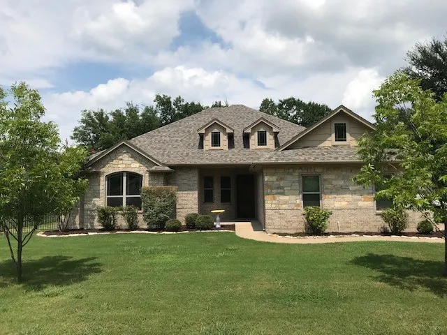 Single Family Residence For Sale in Hood County , 1812 Rockview Drive, Granbury, Texas 76049, 4 Bedroom, 2 Bathroom, 2 Garage spaces, 2,046 Sqft, built in 2014, mls#21335721, Real Estate Agent in Granbury, Homes For Sale in Hood county, Homes For Sale in Granbury, Realtor in Granbury Texas, Real Estate Brokerage Independent Realty Texas, Luminita Cordes Realtor