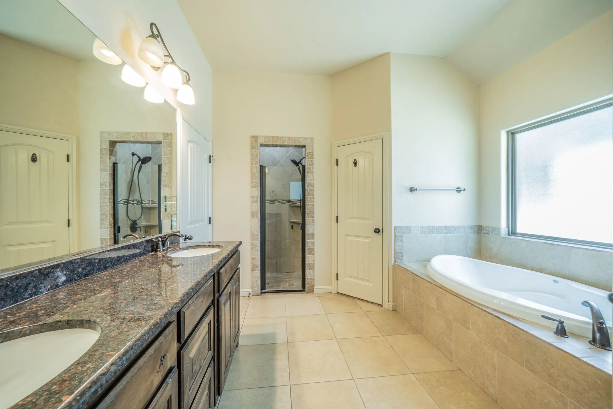 Single Family Residence For Sale in Hood County , 1812 Rockview Drive, Granbury, Texas 76049, 4 Bedroom, 2 Bathroom, 2 Garage spaces, 2,046 Sqft, built in 2014, mls#21335721, Real Estate Agent in Granbury, Homes For Sale in Hood county, Homes For Sale in Granbury, Realtor in Granbury Texas, Real Estate Brokerage Independent Realty Texas, Luminita Cordes Realtor