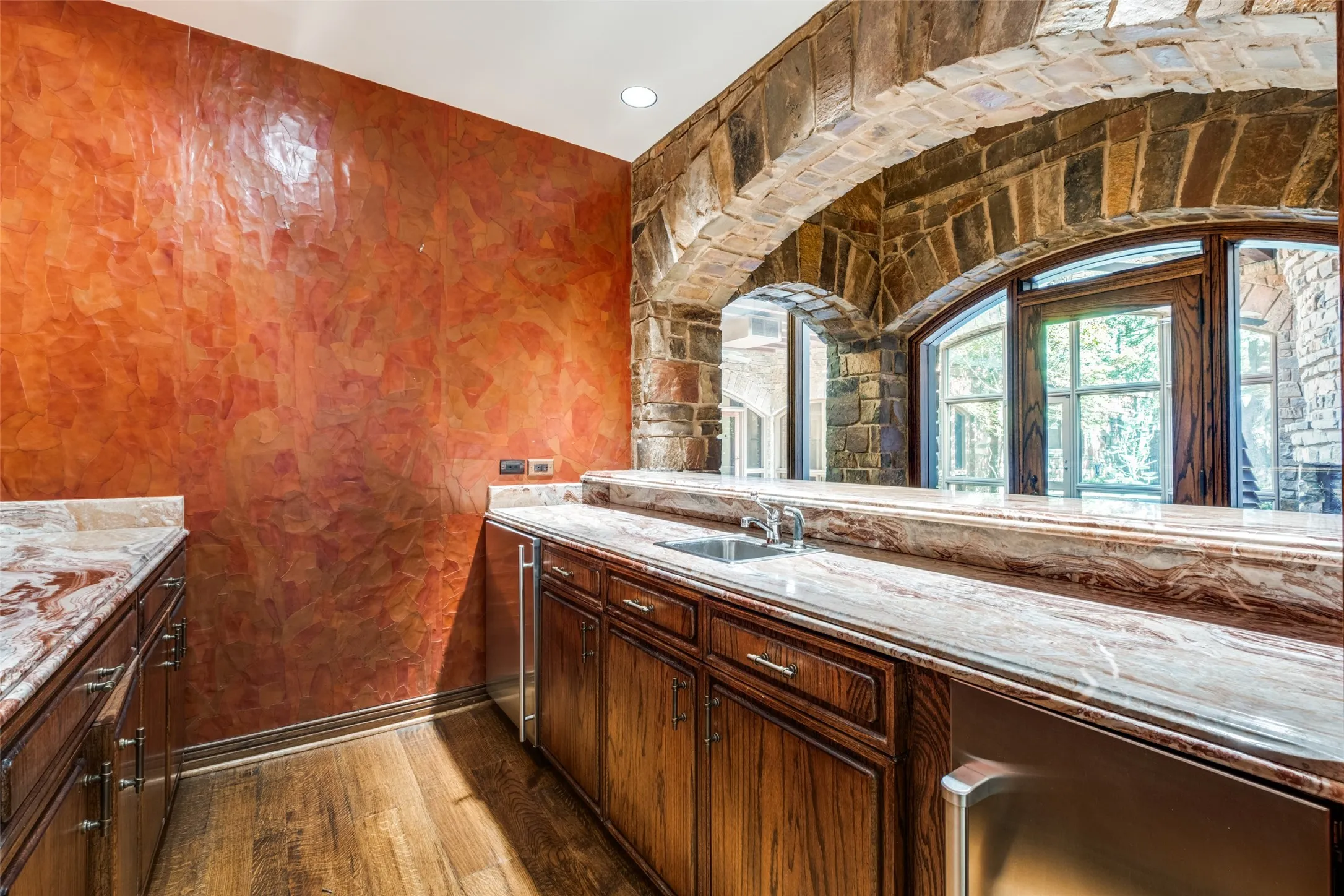 Single Family Residence For Sale in Dallas County , 3848 Potomac Avenue, Highland Park, Texas 75205, 4 Bedroom, 5 Bathroom, 2 Garage spaces, 6,463 Sqft, built in 1979, mls#21339424, Real Estate Agent in Highland Park, Homes For Sale in Dallas county, Homes For Sale in Highland Park, Realtor in Highland Park Texas, Real Estate Brokerage Independent Realty Texas, Luminita Cordes Realtor