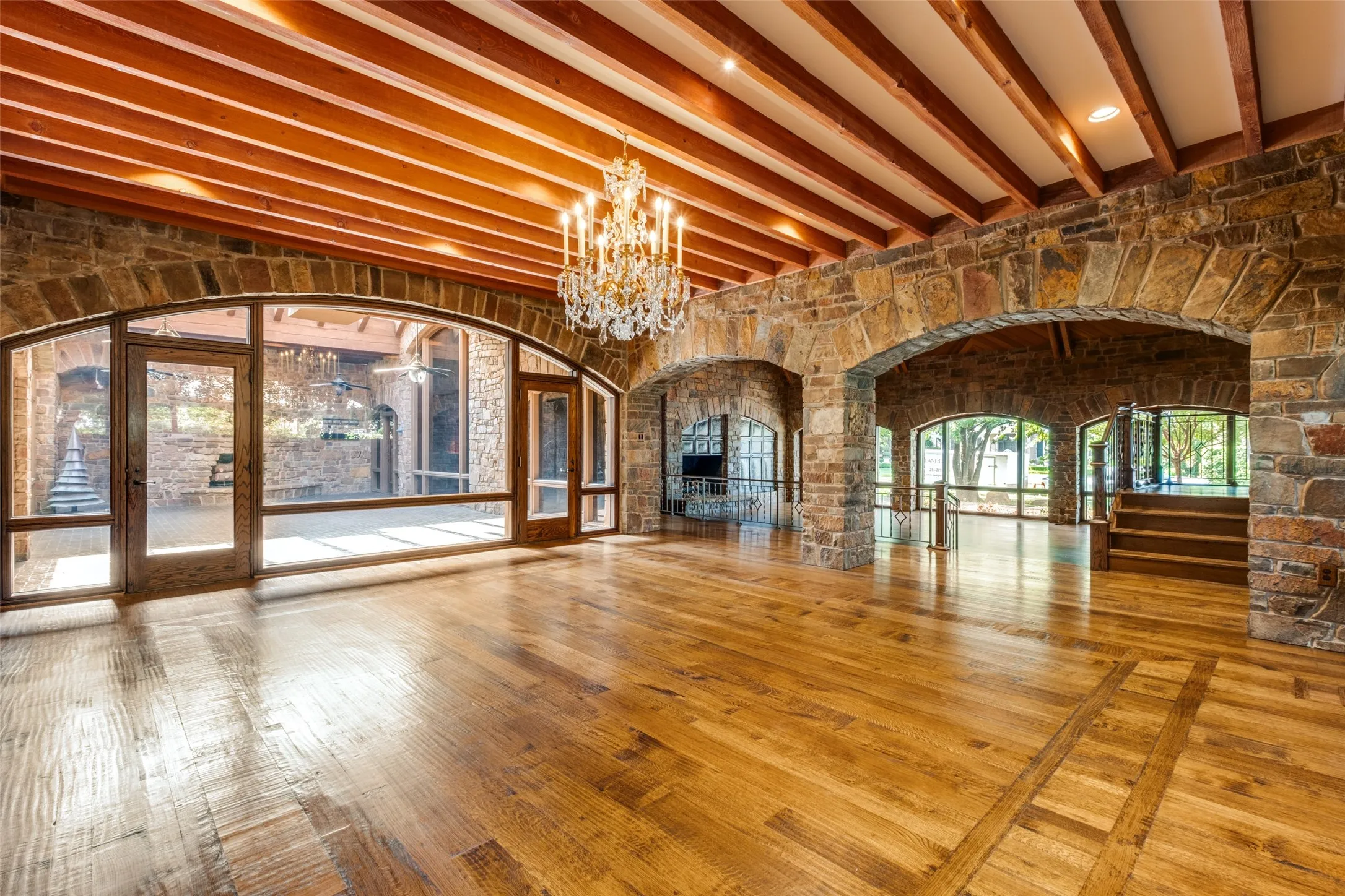 Single Family Residence For Sale in Dallas County , 3848 Potomac Avenue, Highland Park, Texas 75205, 4 Bedroom, 5 Bathroom, 2 Garage spaces, 6,463 Sqft, built in 1979, mls#21339424, Real Estate Agent in Highland Park, Homes For Sale in Dallas county, Homes For Sale in Highland Park, Realtor in Highland Park Texas, Real Estate Brokerage Independent Realty Texas, Luminita Cordes Realtor