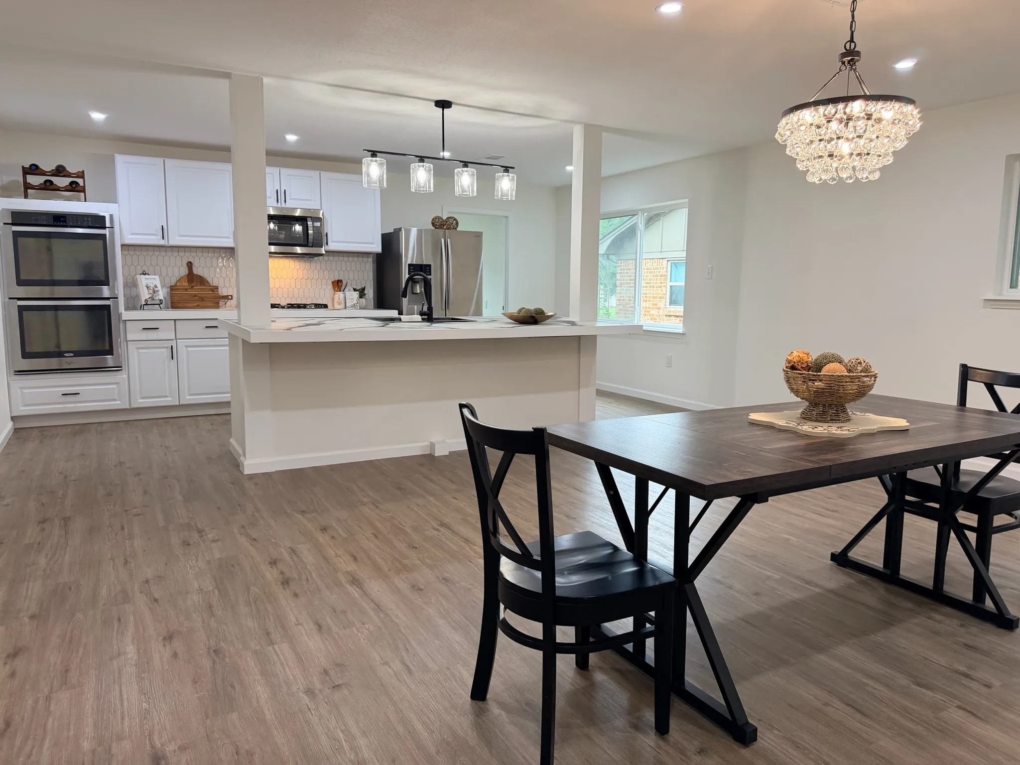 Single Family Residence For Sale in Grayson County , 321 Chisholm Trail, Sherman, Texas 75092, 4 Bedroom, 2 Bathroom, 2 Garage spaces, 2,216 Sqft, built in 1966, mls#21331420, Real Estate Agent in Sherman, Homes For Sale in Grayson county, Homes For Sale in Sherman, Realtor in Sherman Texas, Real Estate Brokerage Independent Realty Texas, Luminita Cordes Realtor