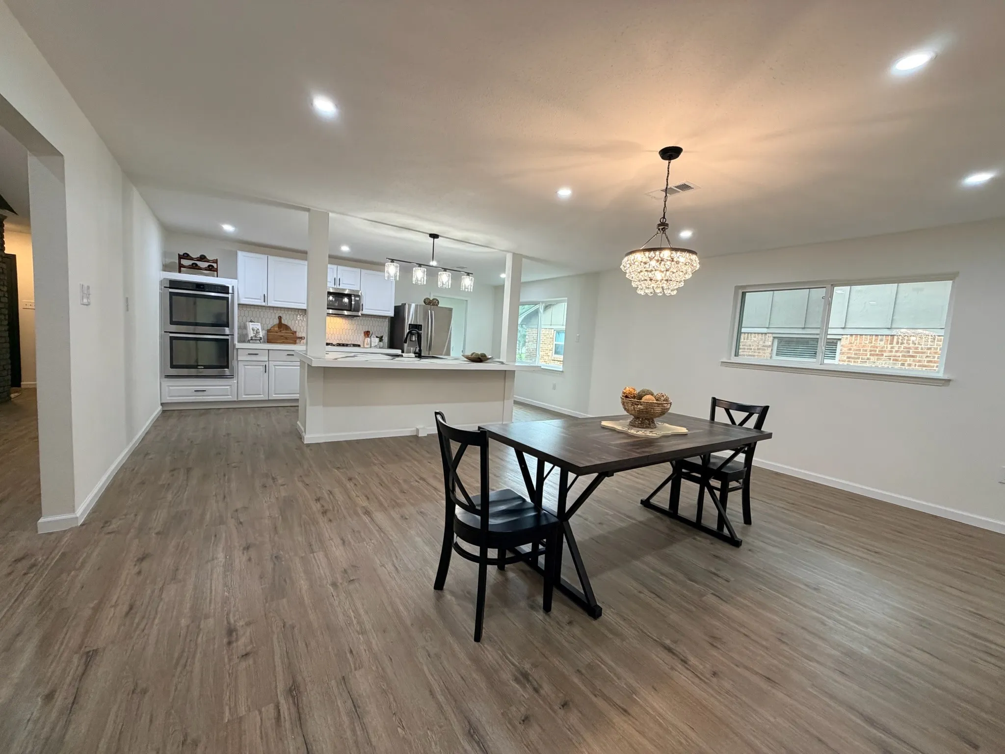 Single Family Residence For Sale in Grayson County , 321 Chisholm Trail, Sherman, Texas 75092, 4 Bedroom, 2 Bathroom, 2 Garage spaces, 2,216 Sqft, built in 1966, mls#21331420, Real Estate Agent in Sherman, Homes For Sale in Grayson county, Homes For Sale in Sherman, Realtor in Sherman Texas, Real Estate Brokerage Independent Realty Texas, Luminita Cordes Realtor