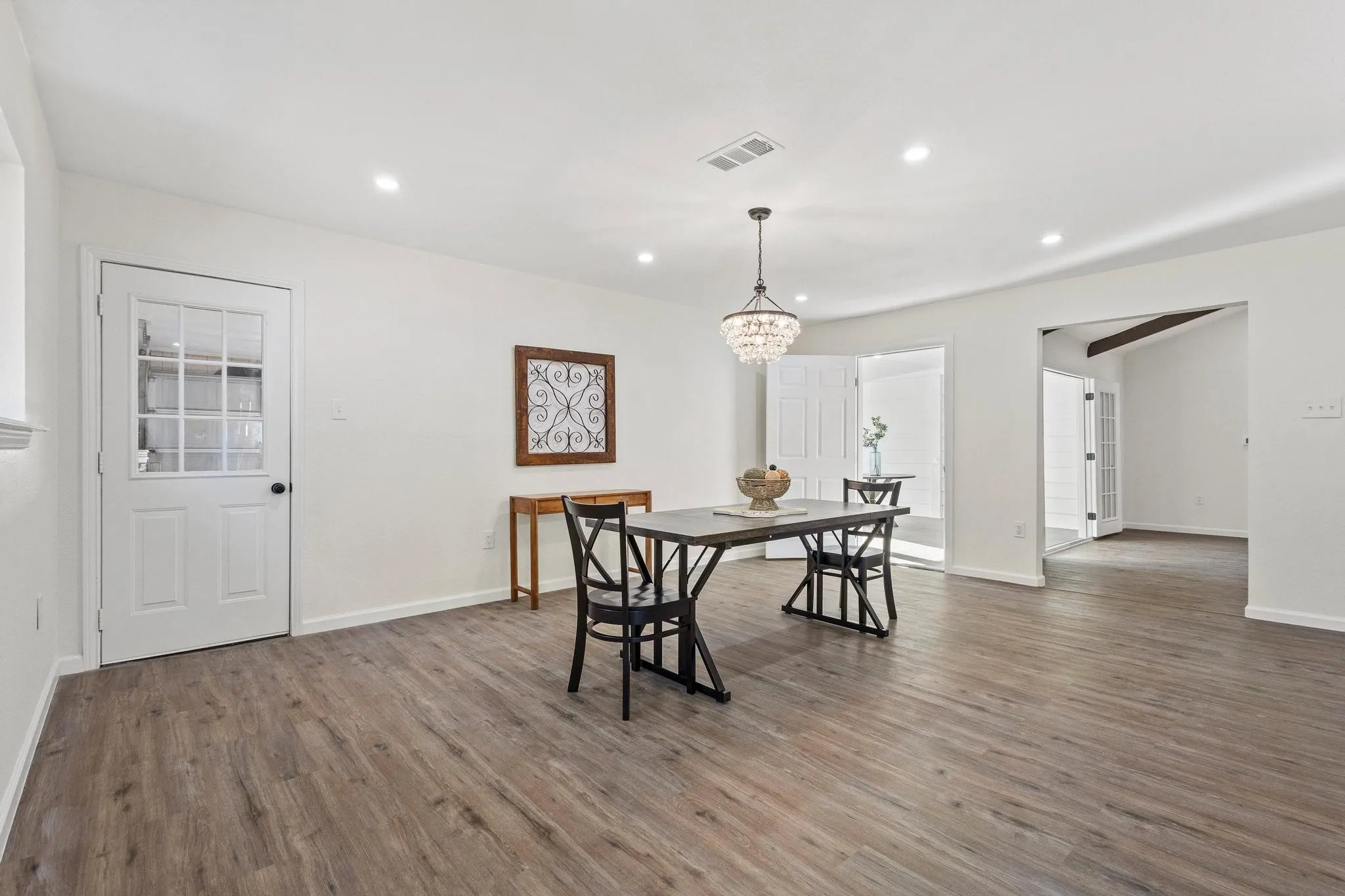 Single Family Residence For Sale in Grayson County , 321 Chisholm Trail, Sherman, Texas 75092, 4 Bedroom, 2 Bathroom, 2 Garage spaces, 2,216 Sqft, built in 1966, mls#21331420, Real Estate Agent in Sherman, Homes For Sale in Grayson county, Homes For Sale in Sherman, Realtor in Sherman Texas, Real Estate Brokerage Independent Realty Texas, Luminita Cordes Realtor