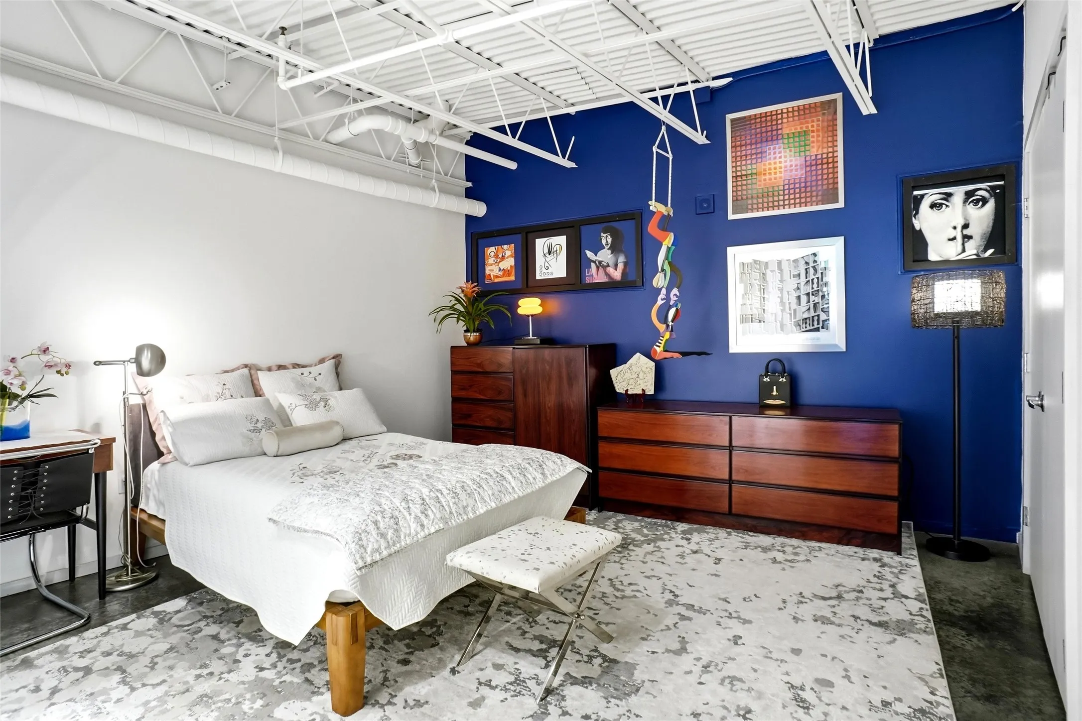 1st floor guest Bedroom