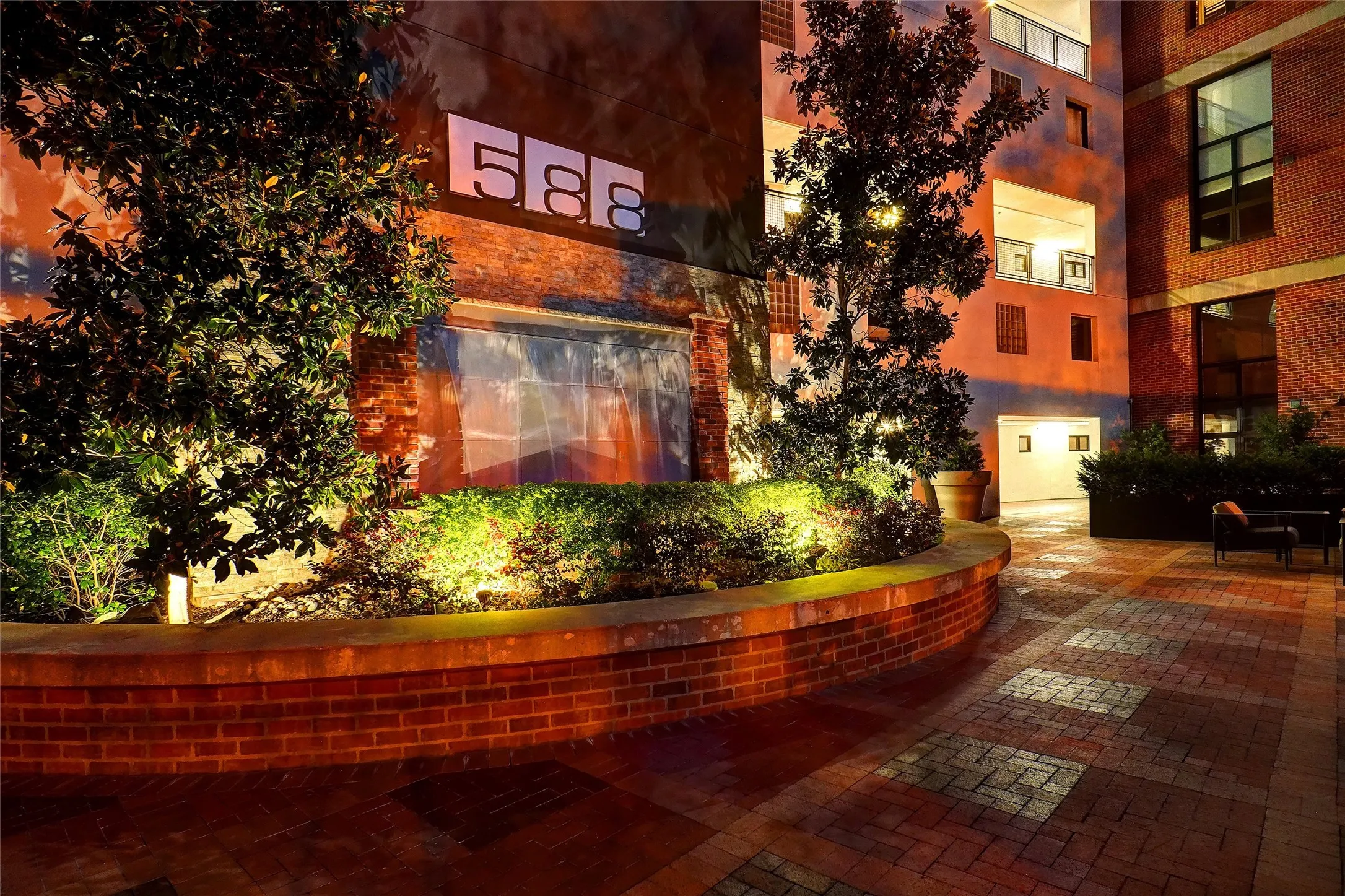 Condominium For Sale in Dallas County , 3110 Thomas Avenue 121, Dallas, Texas 75204, 2 Bedroom, 2 Bathroom, 2 Garage spaces, 2,514 Sqft, built in 1998, mls#21337237, Real Estate Agent in Dallas, Homes For Sale in Dallas county, Homes For Sale in Dallas, Realtor in Dallas Texas, Real Estate Brokerage Independent Realty Texas, Luminita Cordes Realtor