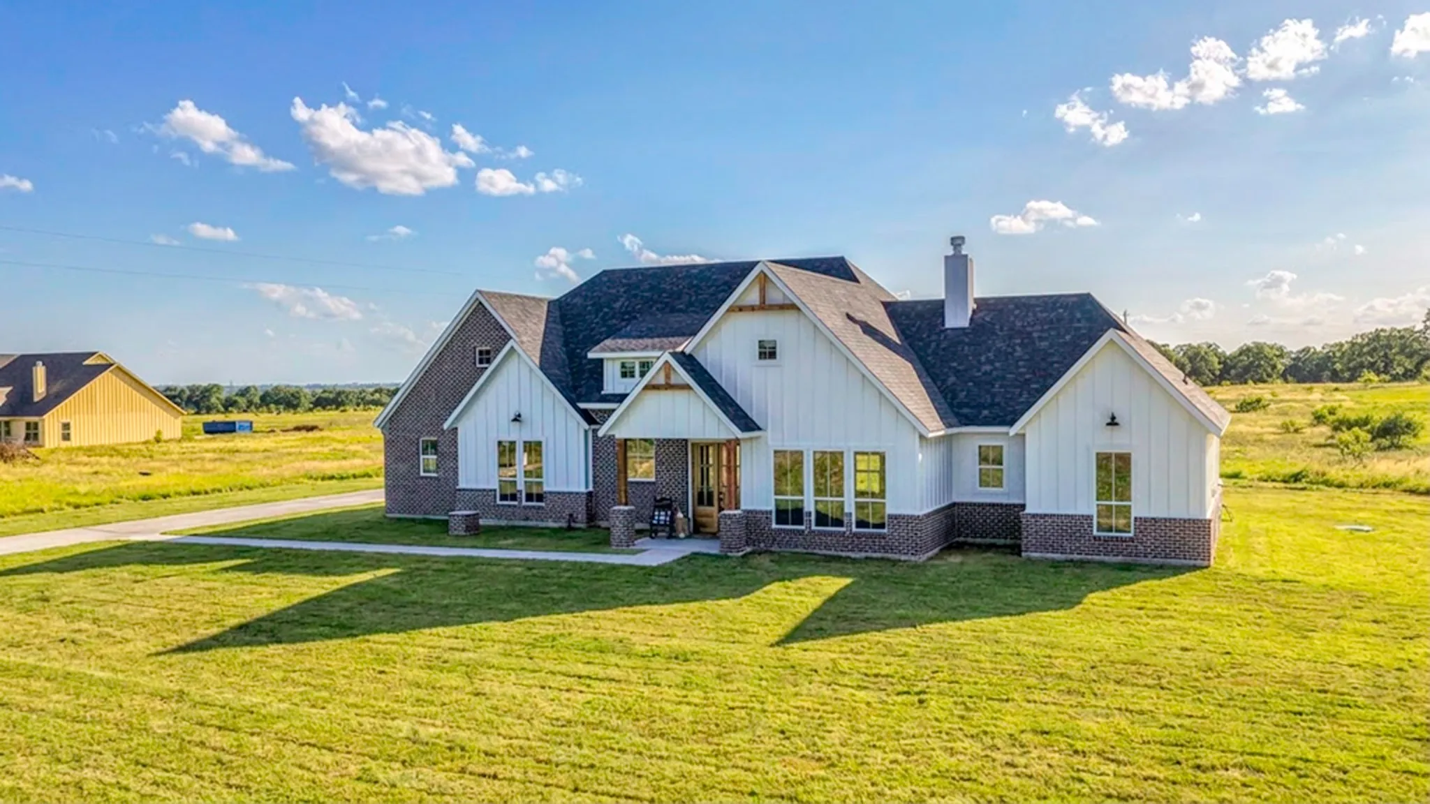 Single Family Residence For Sale in Hood County , 3171-A Pear Orchard Road, Granbury, Texas 76048, 4 Bedroom, 5 Bathroom, 2 Garage spaces, 2,675 Sqft, built in 2026, mls#21339420, Real Estate Agent in Granbury, Homes For Sale in Hood county, Homes For Sale in Granbury, Realtor in Granbury Texas, Real Estate Brokerage Independent Realty Texas, Luminita Cordes Realtor