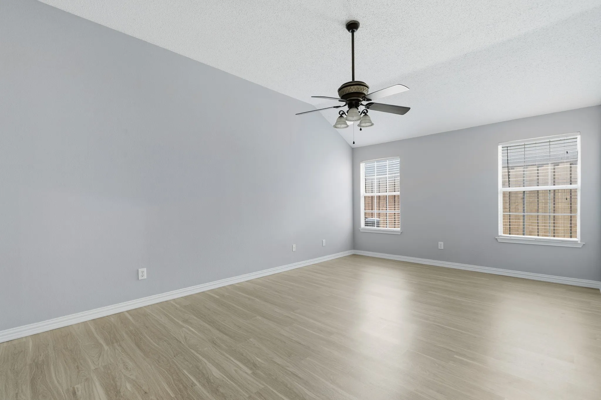 Single Family Residence For Sale in Denton County , 5933 Fox Drive, The Colony, Texas 75056, 4 Bedroom, 2 Bathroom, 2 Garage spaces, 1,831 Sqft, built in 1991, mls#21338487, Real Estate Agent in The Colony, Homes For Sale in Denton county, Homes For Sale in The Colony, Realtor in The Colony Texas, Real Estate Brokerage Independent Realty Texas, Luminita Cordes Realtor
