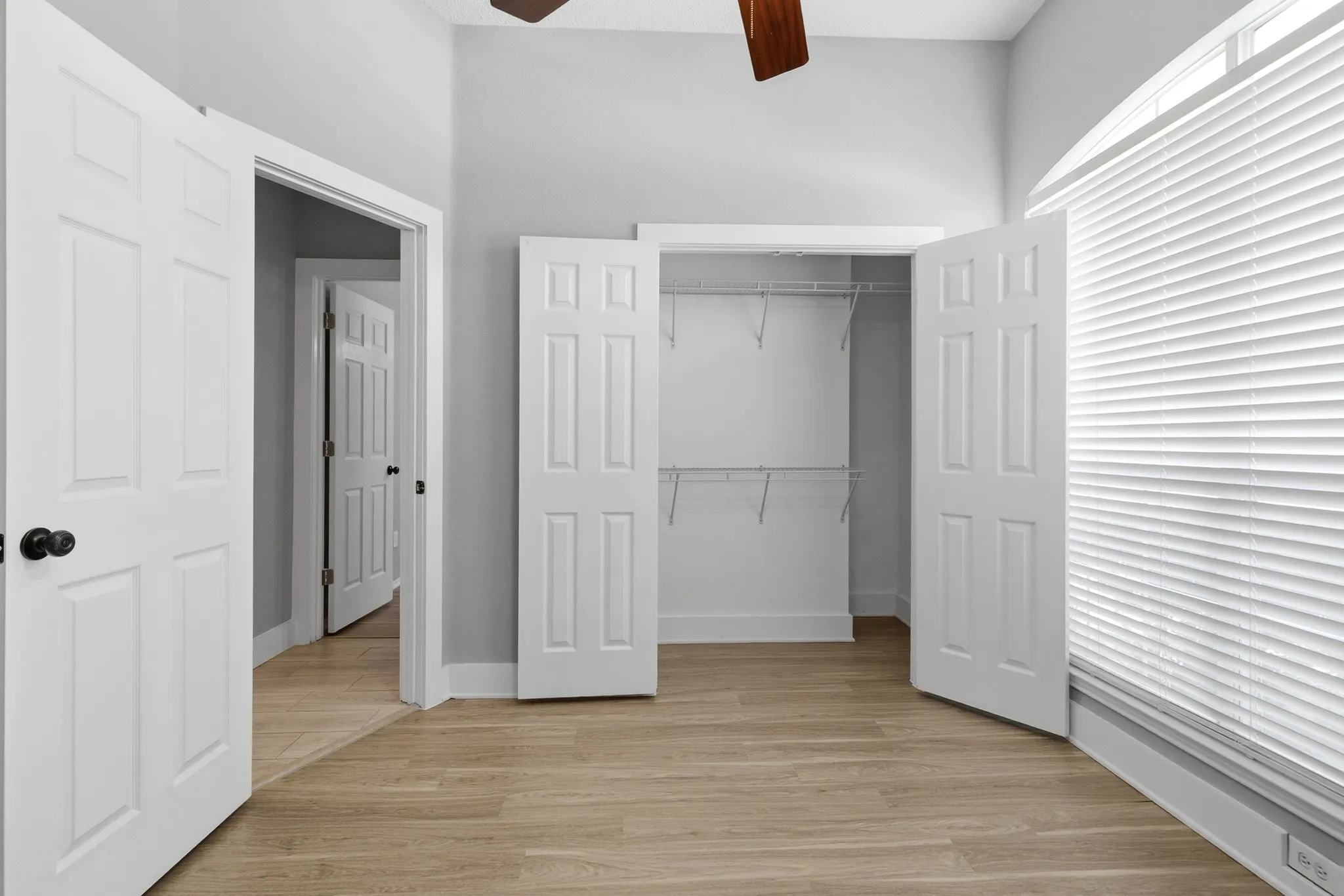Bedroom 3 (alternate angle)