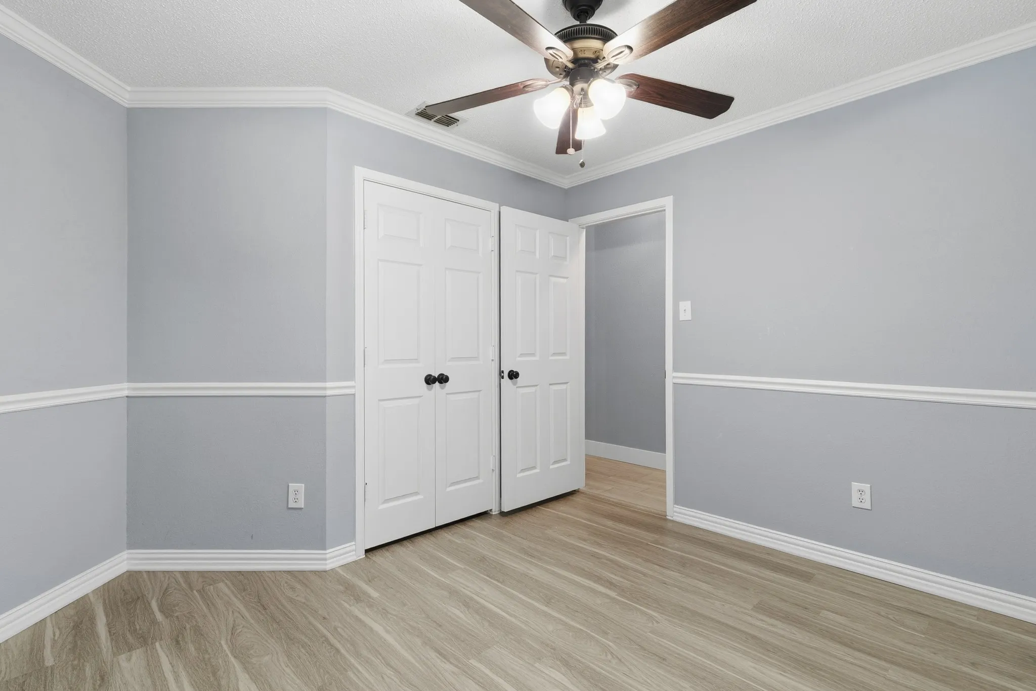Bedroom 2 (alternate angle)