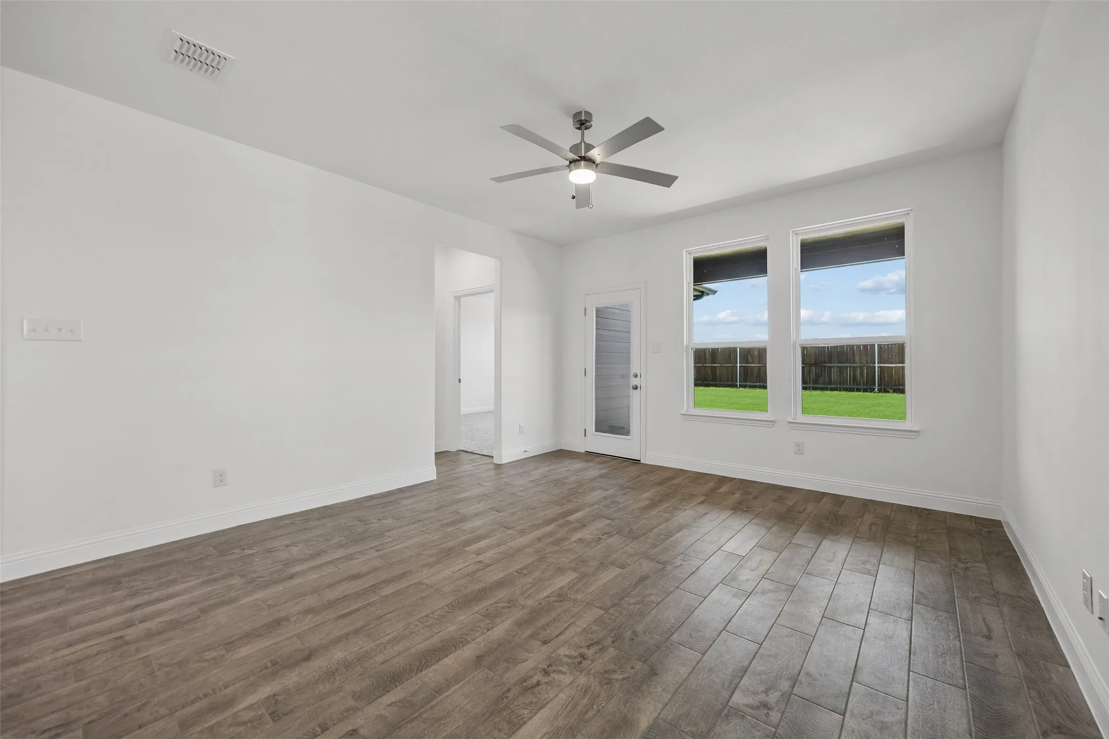 Single Family Residence For Sale in Collin County , 807 Sicily Boulevard, Princeton, Texas 75407, 4 Bedroom, 3 Bathroom, 2 Garage spaces, 2,438 Sqft, built in 2025, mls#21339472, Real Estate Agent in Princeton, Homes For Sale in Collin county, Homes For Sale in Princeton, Realtor in Princeton Texas, Real Estate Brokerage Independent Realty Texas, Luminita Cordes Realtor