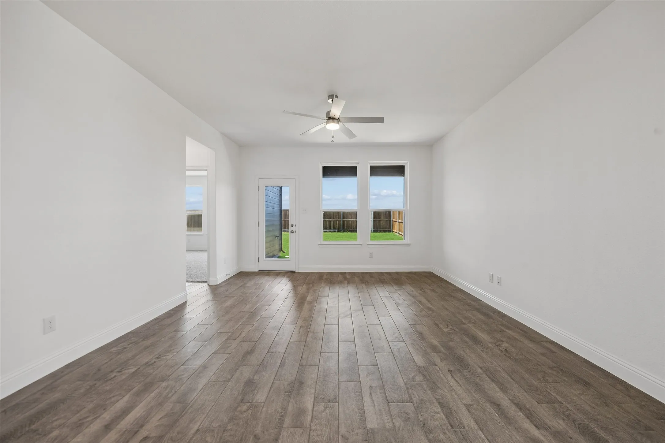 Single Family Residence For Sale in Collin County , 807 Sicily Boulevard, Princeton, Texas 75407, 4 Bedroom, 3 Bathroom, 2 Garage spaces, 2,438 Sqft, built in 2025, mls#21339472, Real Estate Agent in Princeton, Homes For Sale in Collin county, Homes For Sale in Princeton, Realtor in Princeton Texas, Real Estate Brokerage Independent Realty Texas, Luminita Cordes Realtor