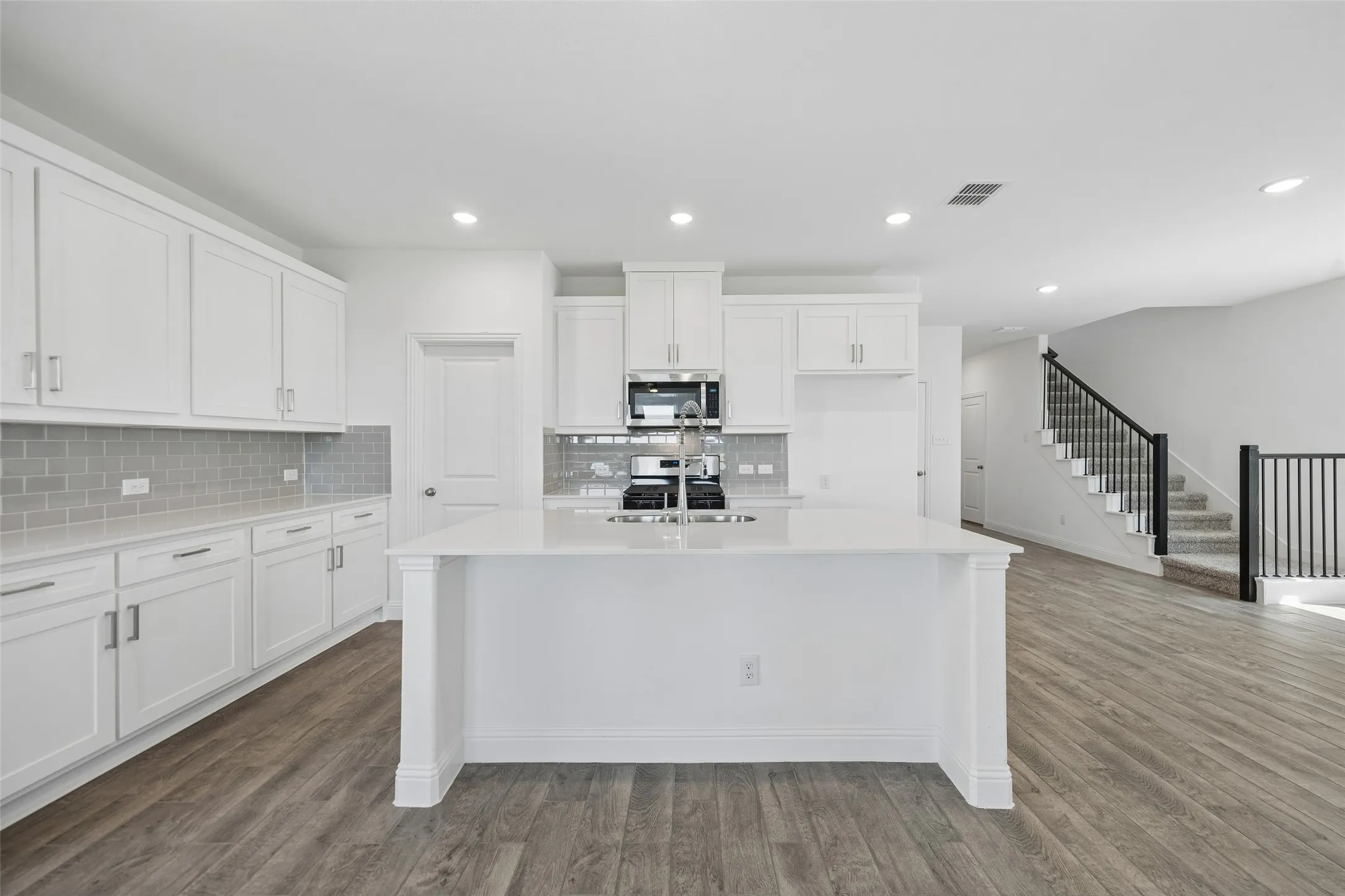 Single Family Residence For Sale in Collin County , 807 Sicily Boulevard, Princeton, Texas 75407, 4 Bedroom, 3 Bathroom, 2 Garage spaces, 2,438 Sqft, built in 2025, mls#21339472, Real Estate Agent in Princeton, Homes For Sale in Collin county, Homes For Sale in Princeton, Realtor in Princeton Texas, Real Estate Brokerage Independent Realty Texas, Luminita Cordes Realtor