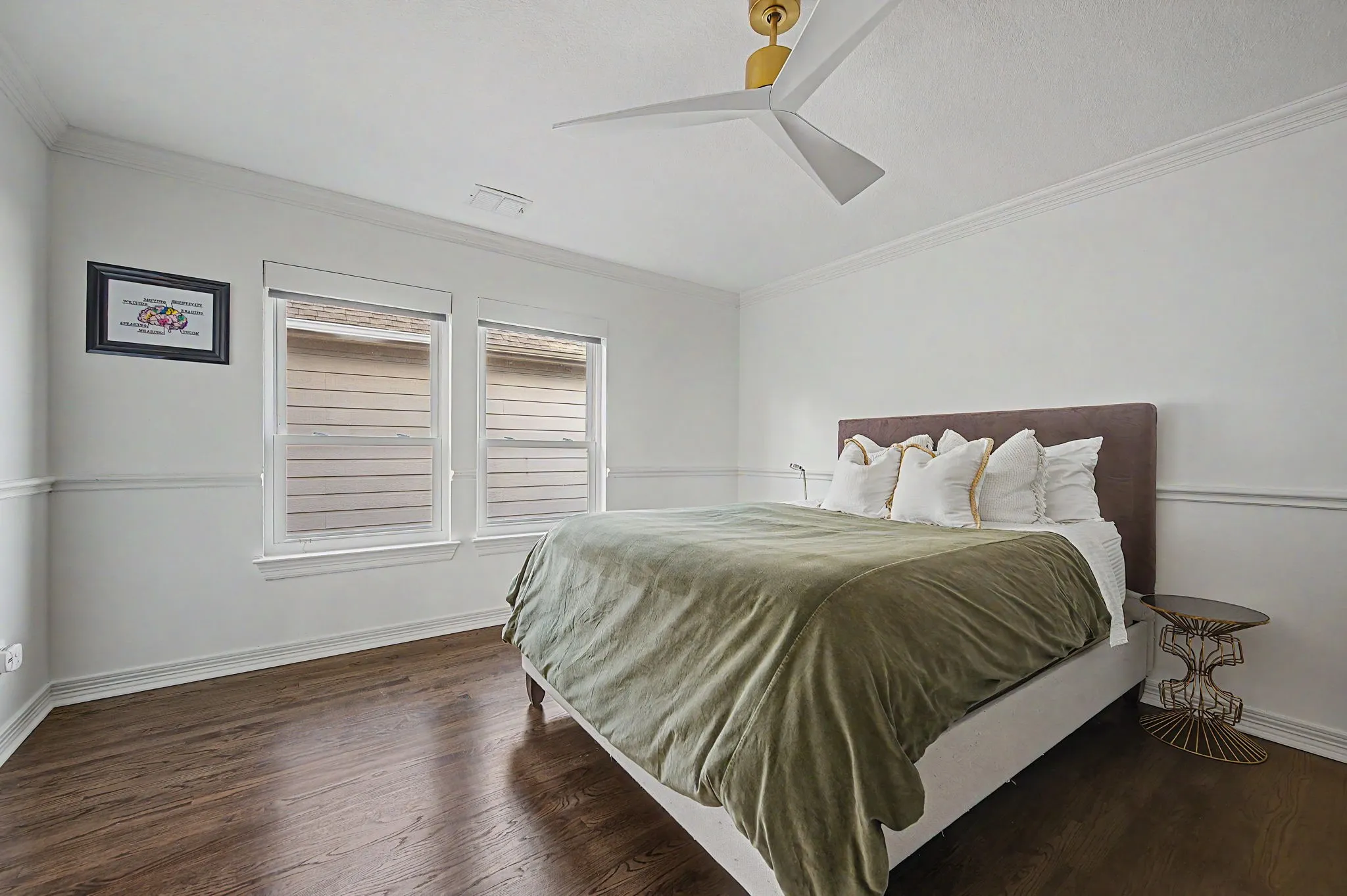 Townhouse For Sale in Dallas County , 4415 Holland Avenue D, Dallas, Texas 75219, 3 Bedroom, 3 Bathroom, 2 Garage spaces, 2,102 Sqft, built in 2001, mls#21339367, Real Estate Agent in Dallas, Homes For Sale in Dallas county, Homes For Sale in Dallas, Realtor in Dallas Texas, Real Estate Brokerage Independent Realty Texas, Luminita Cordes Realtor