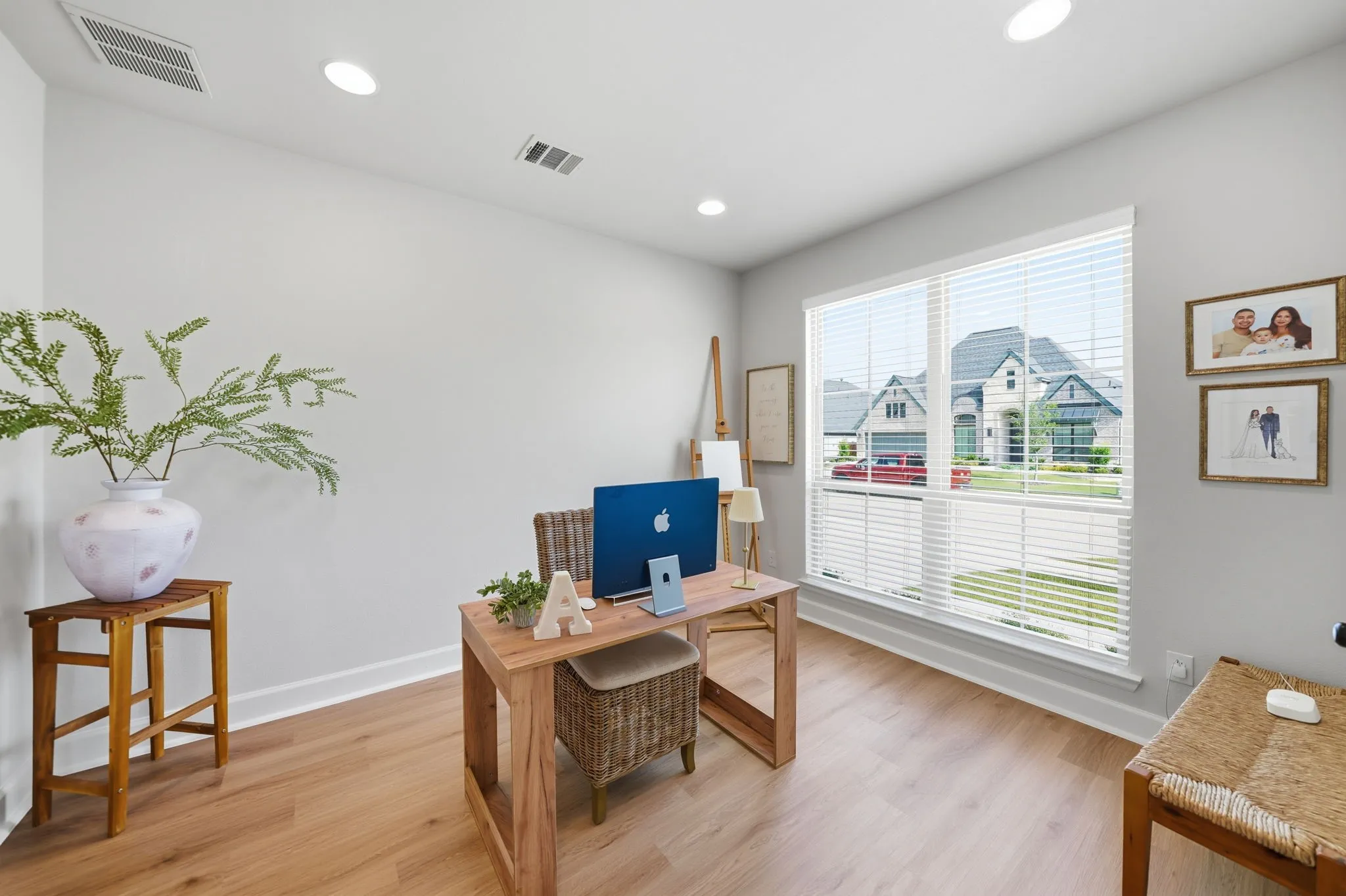Single Family Residence For Sale in Collin County , 2229 Plumeria Lane, Celina, Texas 75009, 5 Bedroom, 4 Bathroom, 3 Garage spaces, 3,878 Sqft, built in 2024, mls#21339101, Real Estate Agent in Celina, Homes For Sale in Collin county, Homes For Sale in Celina, Realtor in Celina Texas, Real Estate Brokerage Independent Realty Texas, Luminita Cordes Realtor