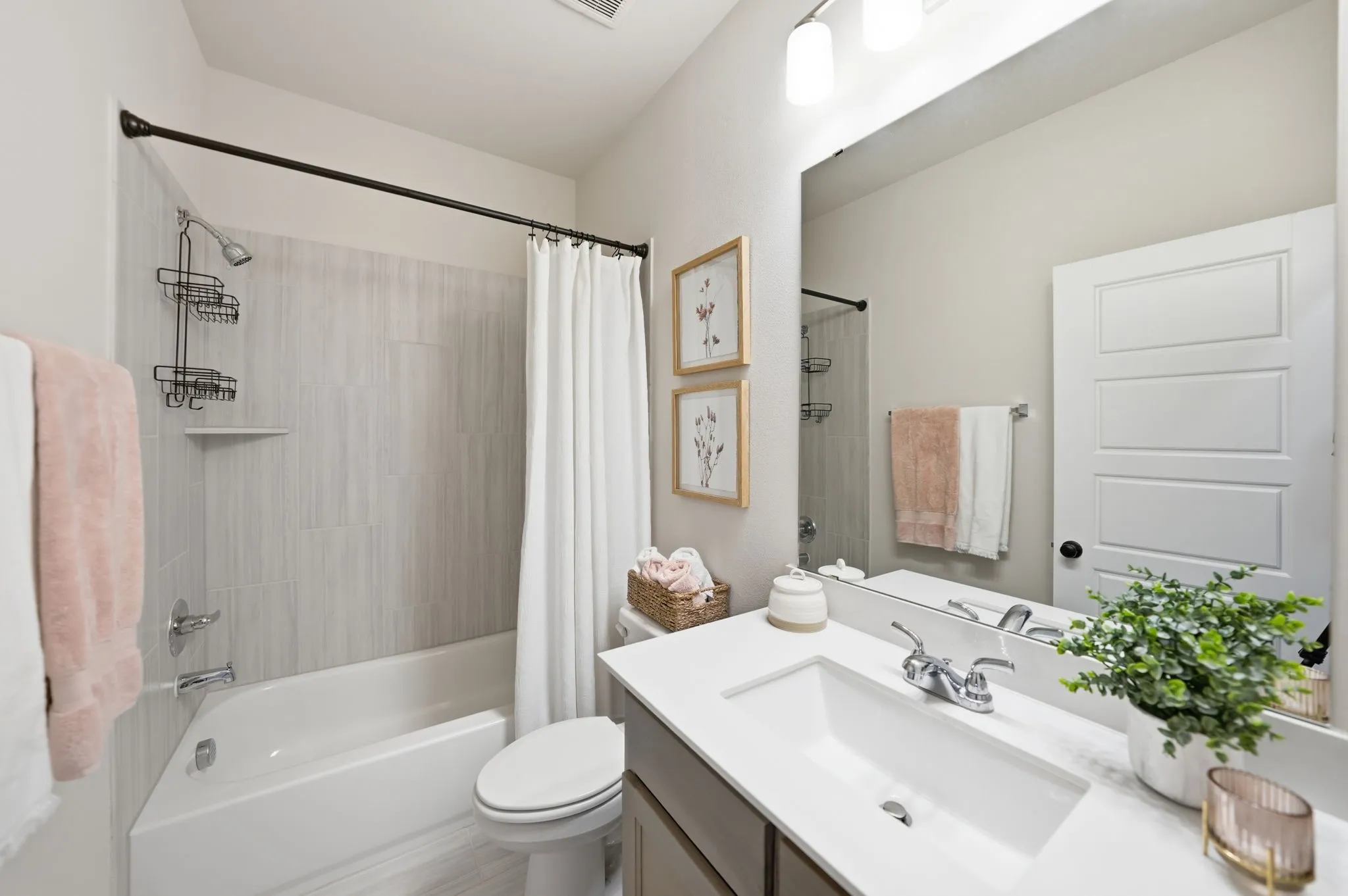Single Family Residence For Sale in Collin County , 2229 Plumeria Lane, Celina, Texas 75009, 5 Bedroom, 4 Bathroom, 3 Garage spaces, 3,878 Sqft, built in 2024, mls#21339101, Real Estate Agent in Celina, Homes For Sale in Collin county, Homes For Sale in Celina, Realtor in Celina Texas, Real Estate Brokerage Independent Realty Texas, Luminita Cordes Realtor