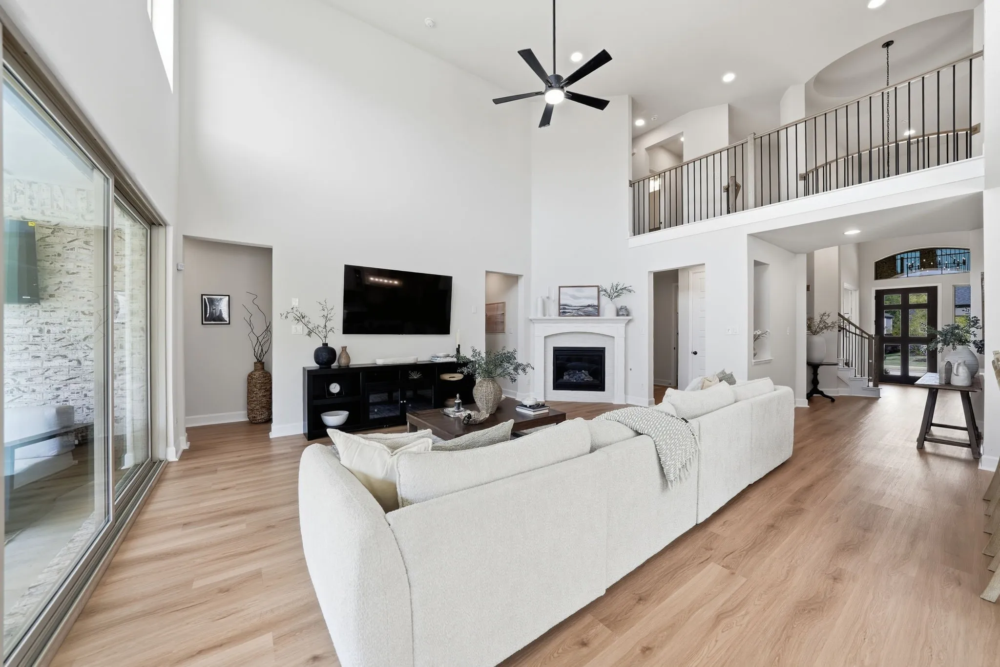 Single Family Residence For Sale in Collin County , 2229 Plumeria Lane, Celina, Texas 75009, 5 Bedroom, 4 Bathroom, 3 Garage spaces, 3,878 Sqft, built in 2024, mls#21339101, Real Estate Agent in Celina, Homes For Sale in Collin county, Homes For Sale in Celina, Realtor in Celina Texas, Real Estate Brokerage Independent Realty Texas, Luminita Cordes Realtor