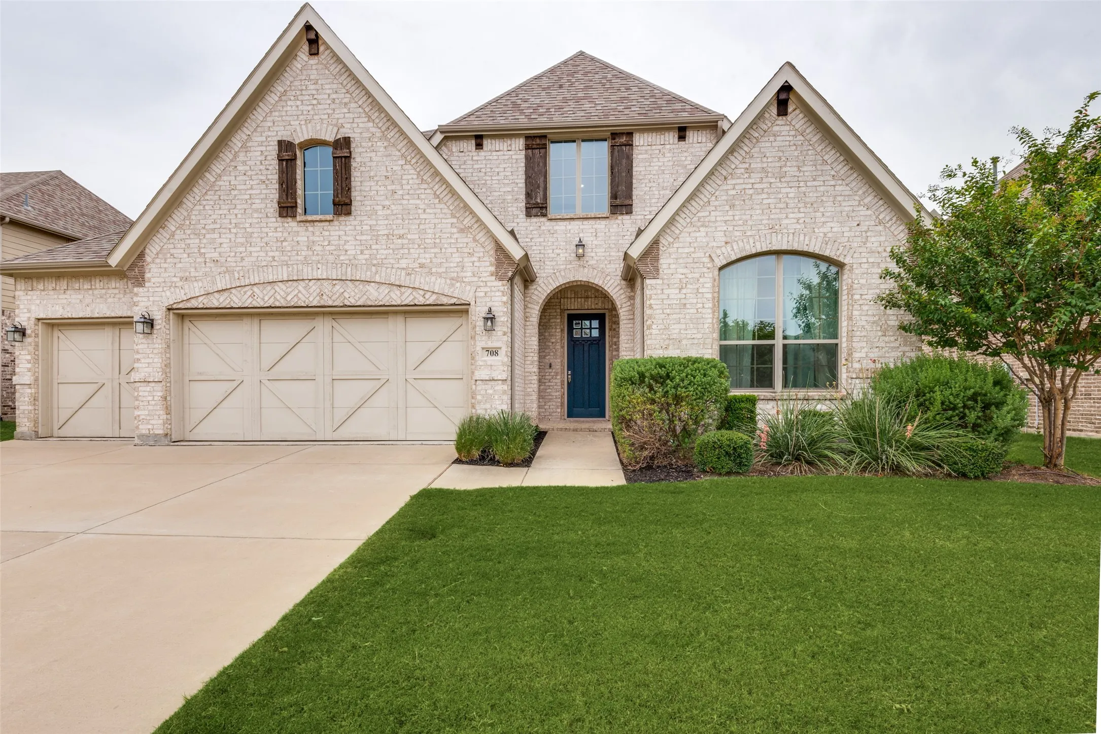 Single Family Residence For Sale in Denton County , 708 Dusty Trail, Little Elm, Texas 76227, 4 Bedroom, 3 Bathroom, 3 Garage spaces, 3,590 Sqft, built in 2018, mls#21339125, Real Estate Agent in Little Elm, Homes For Sale in Denton county, Homes For Sale in Little Elm, Realtor in Little Elm Texas, Real Estate Brokerage Independent Realty Texas, Luminita Cordes Realtor