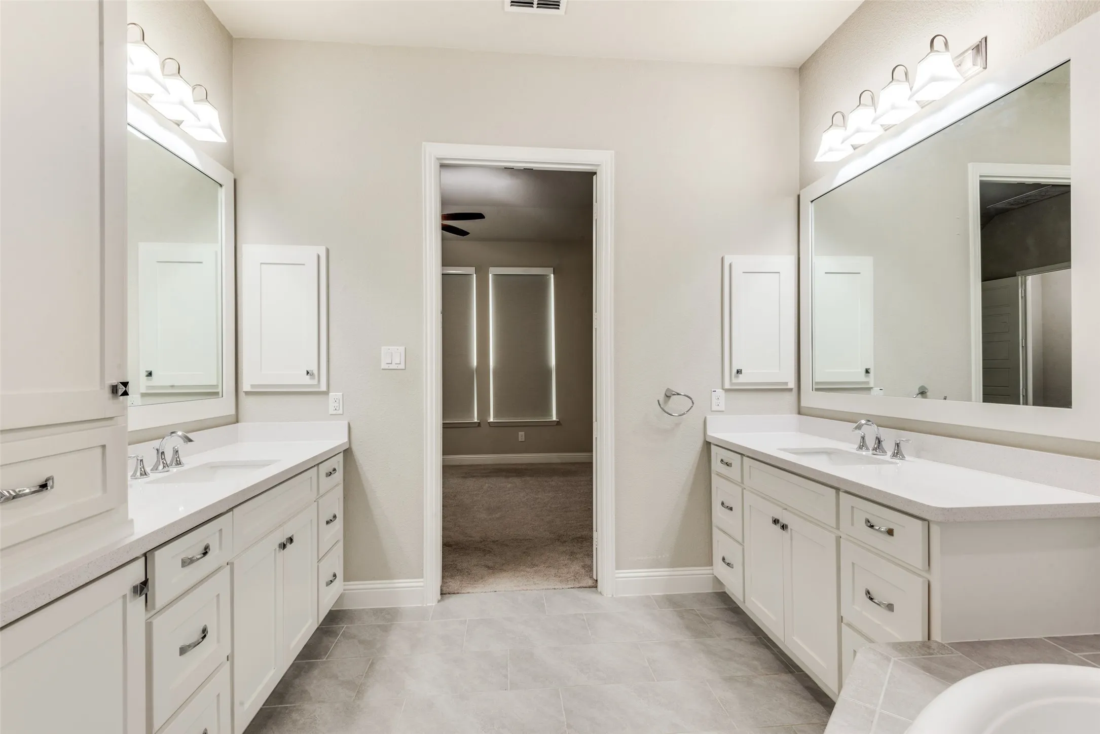 Single Family Residence For Sale in Denton County , 708 Dusty Trail, Little Elm, Texas 76227, 4 Bedroom, 3 Bathroom, 3 Garage spaces, 3,590 Sqft, built in 2018, mls#21339125, Real Estate Agent in Little Elm, Homes For Sale in Denton county, Homes For Sale in Little Elm, Realtor in Little Elm Texas, Real Estate Brokerage Independent Realty Texas, Luminita Cordes Realtor