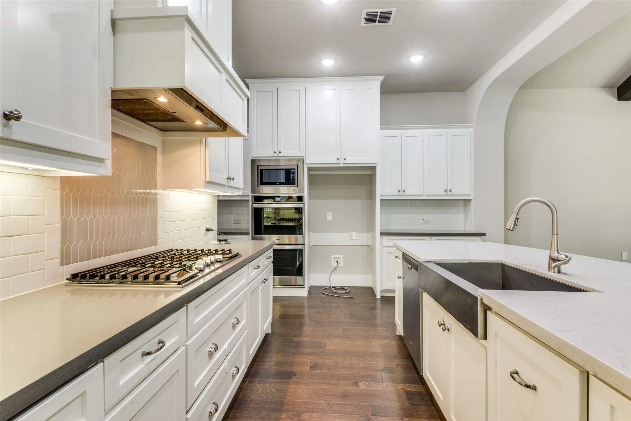 Single Family Residence For Sale in Denton County , 708 Dusty Trail, Little Elm, Texas 76227, 4 Bedroom, 3 Bathroom, 3 Garage spaces, 3,590 Sqft, built in 2018, mls#21339125, Real Estate Agent in Little Elm, Homes For Sale in Denton county, Homes For Sale in Little Elm, Realtor in Little Elm Texas, Real Estate Brokerage Independent Realty Texas, Luminita Cordes Realtor