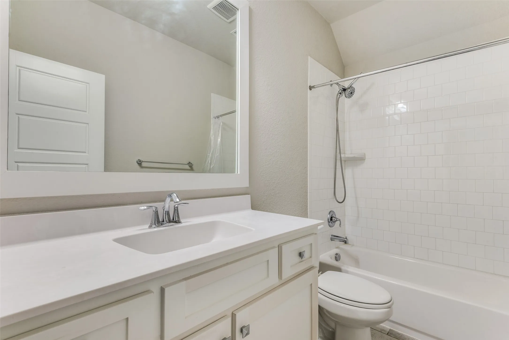 Single Family Residence For Sale in Denton County , 708 Dusty Trail, Little Elm, Texas 76227, 4 Bedroom, 3 Bathroom, 3 Garage spaces, 3,590 Sqft, built in 2018, mls#21339125, Real Estate Agent in Little Elm, Homes For Sale in Denton county, Homes For Sale in Little Elm, Realtor in Little Elm Texas, Real Estate Brokerage Independent Realty Texas, Luminita Cordes Realtor