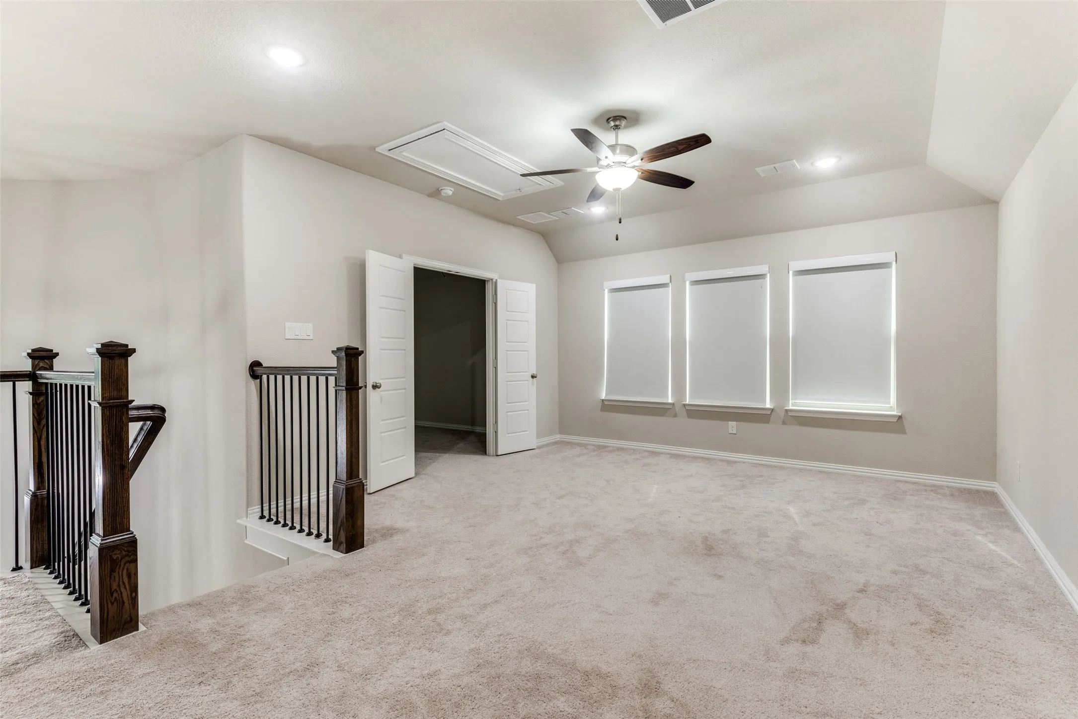 Single Family Residence For Sale in Denton County , 708 Dusty Trail, Little Elm, Texas 76227, 4 Bedroom, 3 Bathroom, 3 Garage spaces, 3,590 Sqft, built in 2018, mls#21339125, Real Estate Agent in Little Elm, Homes For Sale in Denton county, Homes For Sale in Little Elm, Realtor in Little Elm Texas, Real Estate Brokerage Independent Realty Texas, Luminita Cordes Realtor