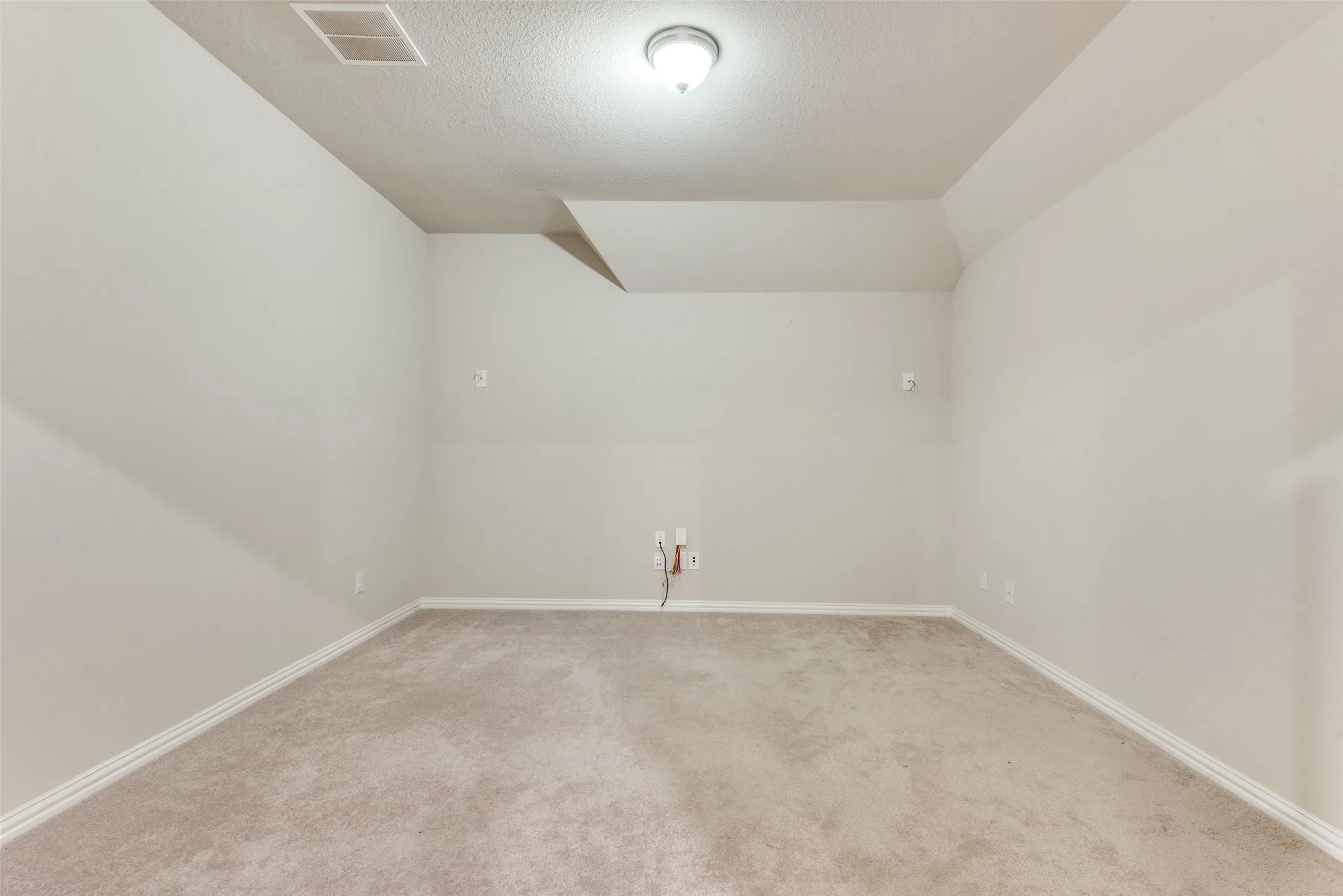 Single Family Residence For Sale in Denton County , 708 Dusty Trail, Little Elm, Texas 76227, 4 Bedroom, 3 Bathroom, 3 Garage spaces, 3,590 Sqft, built in 2018, mls#21339125, Real Estate Agent in Little Elm, Homes For Sale in Denton county, Homes For Sale in Little Elm, Realtor in Little Elm Texas, Real Estate Brokerage Independent Realty Texas, Luminita Cordes Realtor