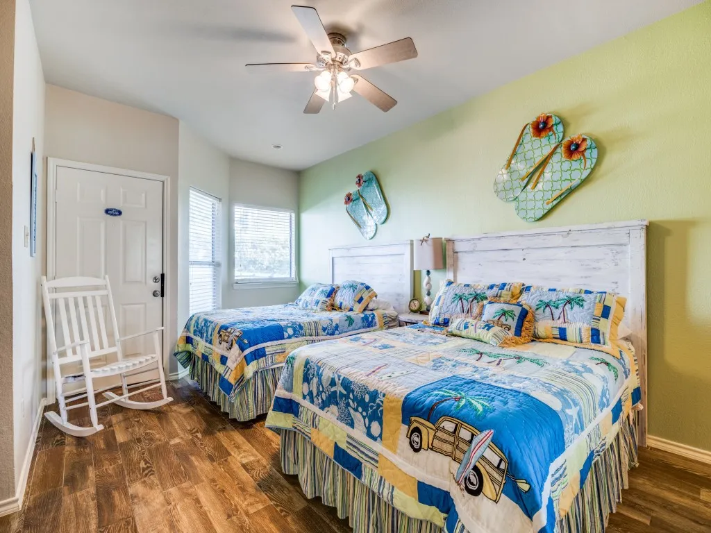 Condominium For Sale in Grayson County , 2164 Tanglewood Boulevard C115, Pottsboro, Texas 75076, 2 Bedrooms, 3 Bathrooms, Garage spaces, 1,251 Sqft, built in 1985, Price $265,000, mls#21339490, Real Estate Agent in Pottsboro, Homes For Sale in Grayson county, Homes For Sale in Pottsboro, Realtor in Pottsboro Texas, Real Estate Brokerage Independent Realty Texas, Luminita Cordes Realtor