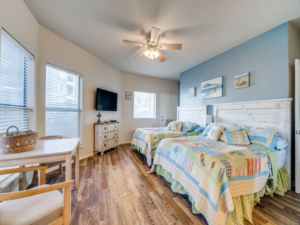 Condominium For Sale in Grayson County , 2164 Tanglewood Boulevard C115, Pottsboro, Texas 75076, 2 Bedrooms, 3 Bathrooms, Garage spaces, 1,251 Sqft, built in 1985, Price $265,000, mls#21339490, Real Estate Agent in Pottsboro, Homes For Sale in Grayson county, Homes For Sale in Pottsboro, Realtor in Pottsboro Texas, Real Estate Brokerage Independent Realty Texas, Luminita Cordes Realtor