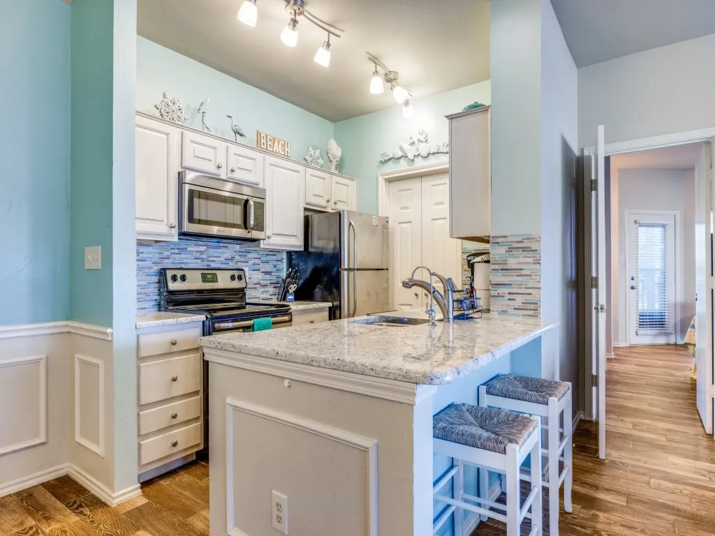 Condominium For Sale in Grayson County , 2164 Tanglewood Boulevard C115, Pottsboro, Texas 75076, 2 Bedrooms, 3 Bathrooms, Garage spaces, 1,251 Sqft, built in 1985, Price $265,000, mls#21339490, Real Estate Agent in Pottsboro, Homes For Sale in Grayson county, Homes For Sale in Pottsboro, Realtor in Pottsboro Texas, Real Estate Brokerage Independent Realty Texas, Luminita Cordes Realtor