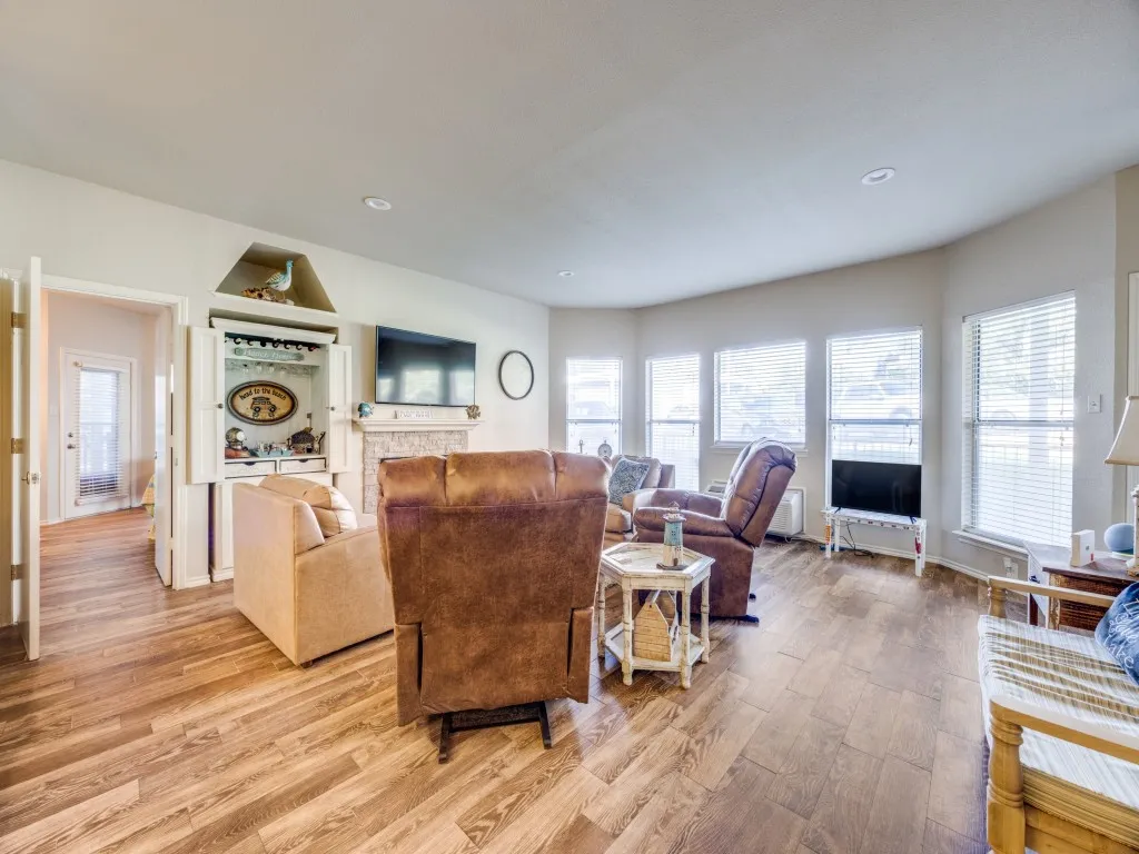 Condominium For Sale in Grayson County , 2164 Tanglewood Boulevard C115, Pottsboro, Texas 75076, 2 Bedrooms, 3 Bathrooms, Garage spaces, 1,251 Sqft, built in 1985, Price $265,000, mls#21339490, Real Estate Agent in Pottsboro, Homes For Sale in Grayson county, Homes For Sale in Pottsboro, Realtor in Pottsboro Texas, Real Estate Brokerage Independent Realty Texas, Luminita Cordes Realtor