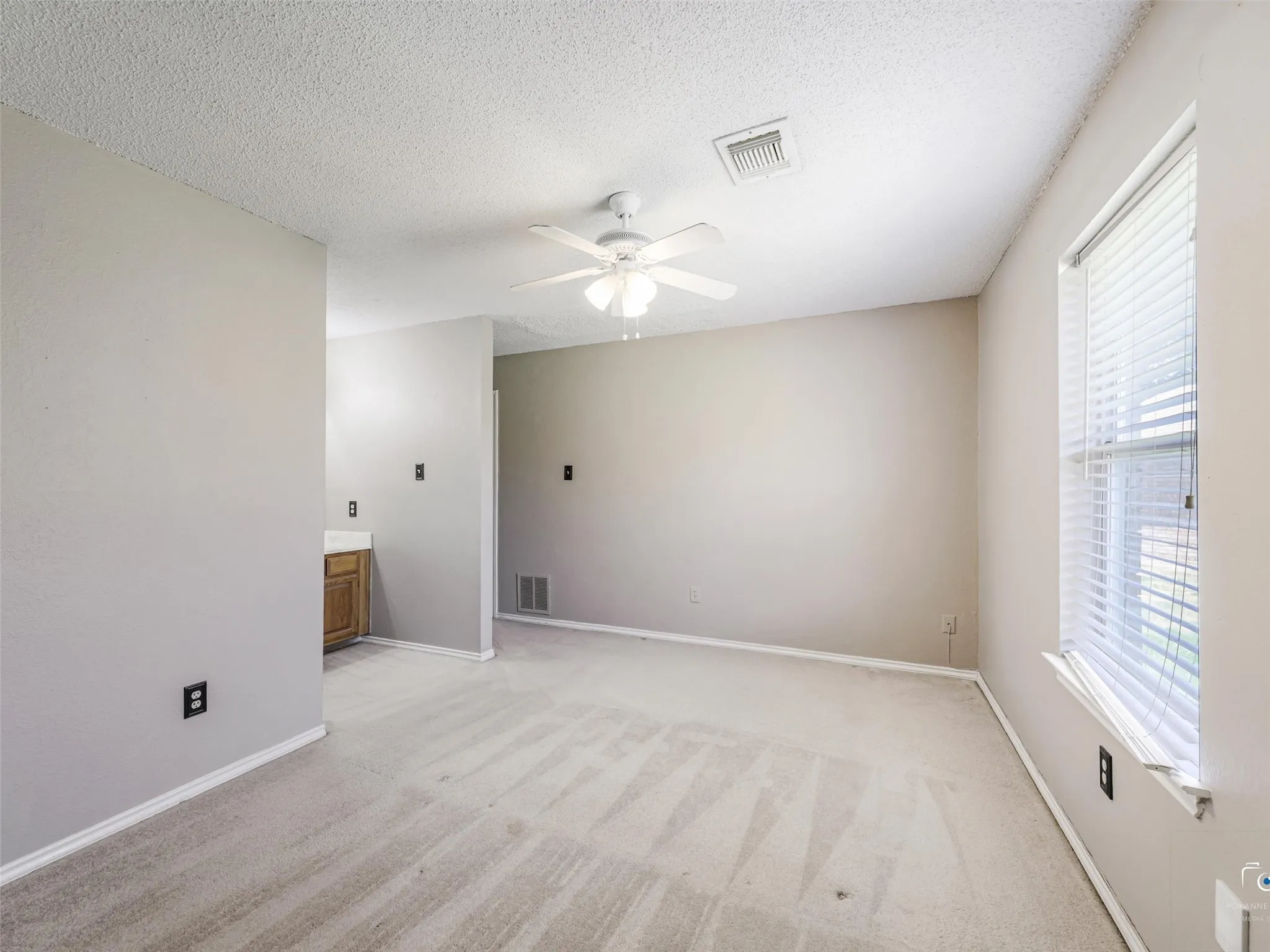 Single Family Residence For Sale in Collin County , 7850 Quest Court, Frisco, Texas 75035, 3 Bedroom, 2 Bathroom, 2 Garage spaces, 1,039 Sqft, built in 1986, mls#21324808, Real Estate Agent in Frisco, Homes For Sale in Collin county, Homes For Sale in Frisco, Realtor in Frisco Texas, Real Estate Brokerage Independent Realty Texas, Luminita Cordes Realtor
