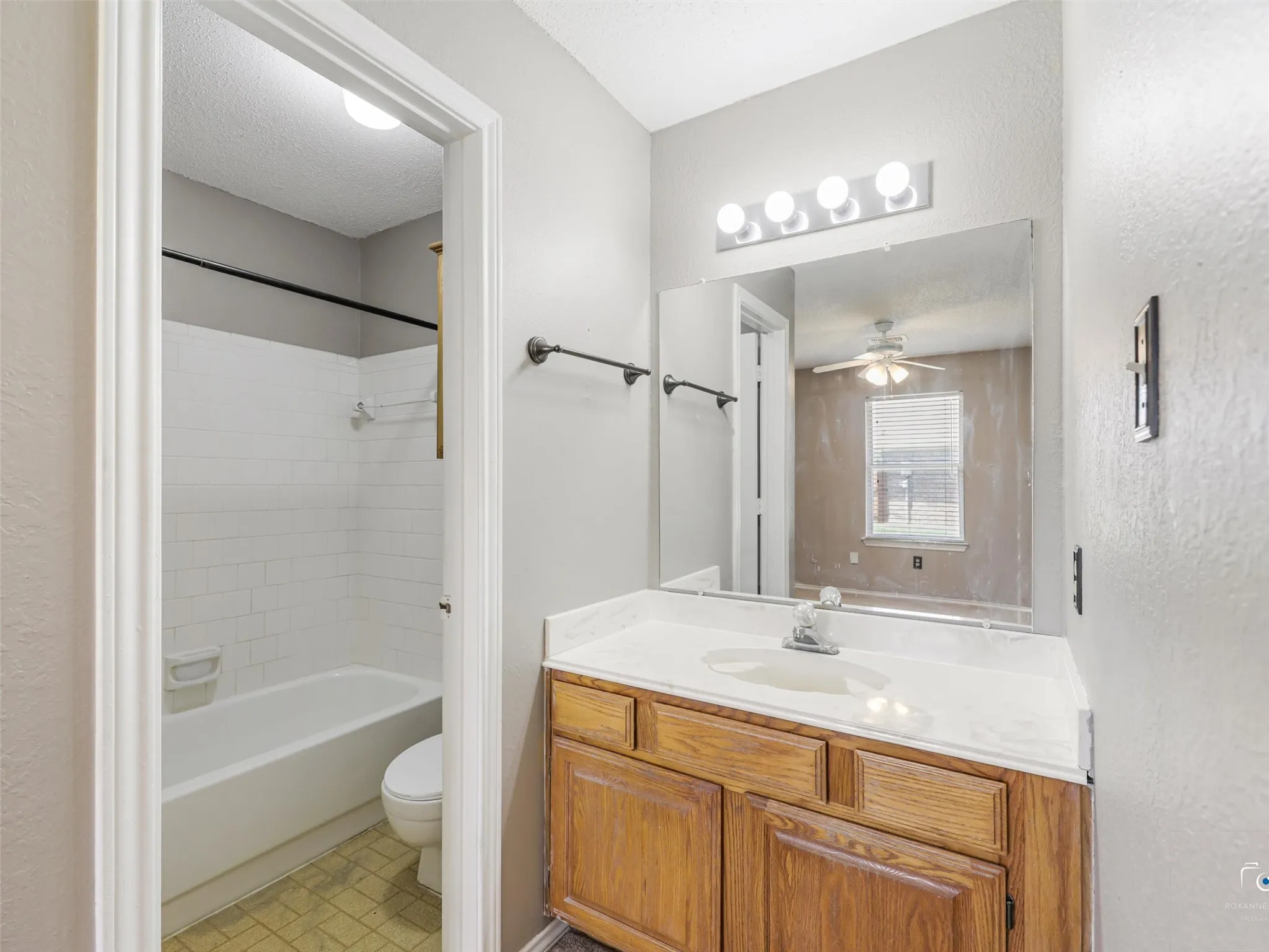 Single Family Residence For Sale in Collin County , 7850 Quest Court, Frisco, Texas 75035, 3 Bedroom, 2 Bathroom, 2 Garage spaces, 1,039 Sqft, built in 1986, mls#21324808, Real Estate Agent in Frisco, Homes For Sale in Collin county, Homes For Sale in Frisco, Realtor in Frisco Texas, Real Estate Brokerage Independent Realty Texas, Luminita Cordes Realtor