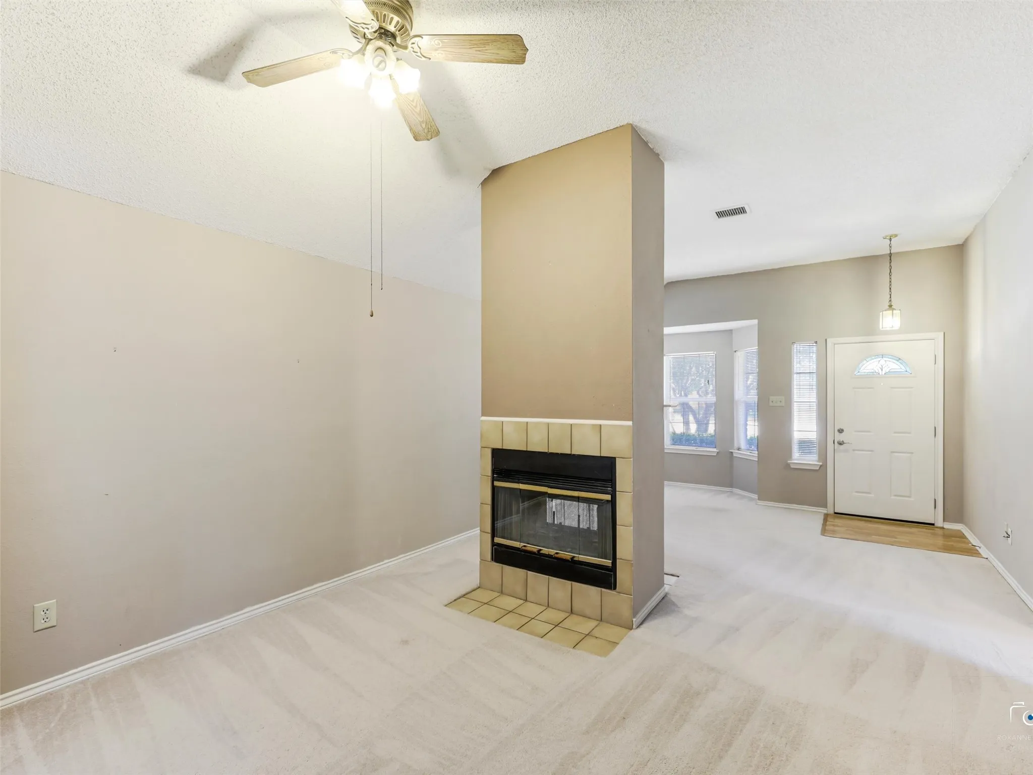 Single Family Residence For Sale in Collin County , 7850 Quest Court, Frisco, Texas 75035, 3 Bedroom, 2 Bathroom, 2 Garage spaces, 1,039 Sqft, built in 1986, mls#21324808, Real Estate Agent in Frisco, Homes For Sale in Collin county, Homes For Sale in Frisco, Realtor in Frisco Texas, Real Estate Brokerage Independent Realty Texas, Luminita Cordes Realtor