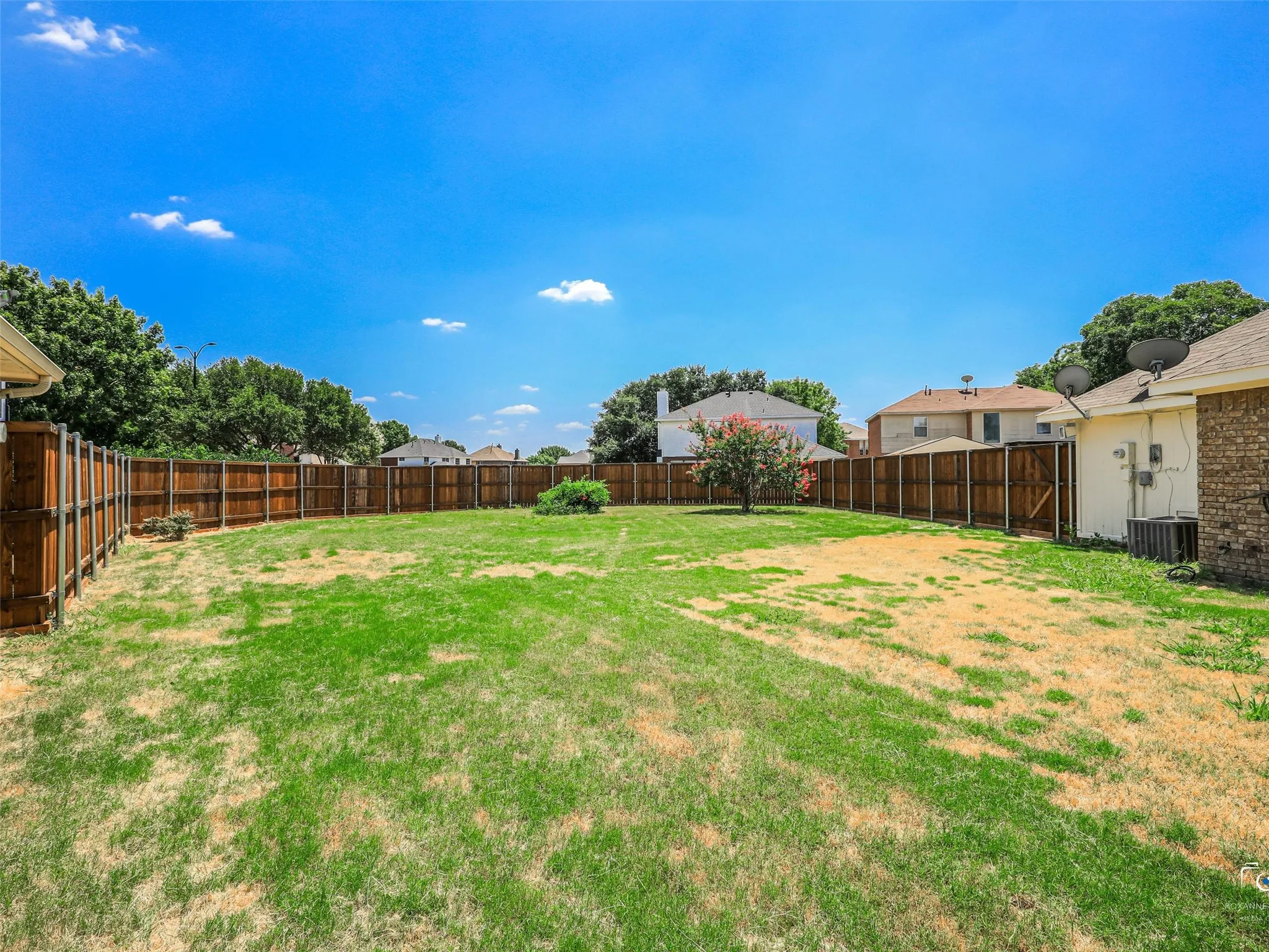 Single Family Residence For Sale in Collin County , 7850 Quest Court, Frisco, Texas 75035, 3 Bedroom, 2 Bathroom, 2 Garage spaces, 1,039 Sqft, built in 1986, mls#21324808, Real Estate Agent in Frisco, Homes For Sale in Collin county, Homes For Sale in Frisco, Realtor in Frisco Texas, Real Estate Brokerage Independent Realty Texas, Luminita Cordes Realtor