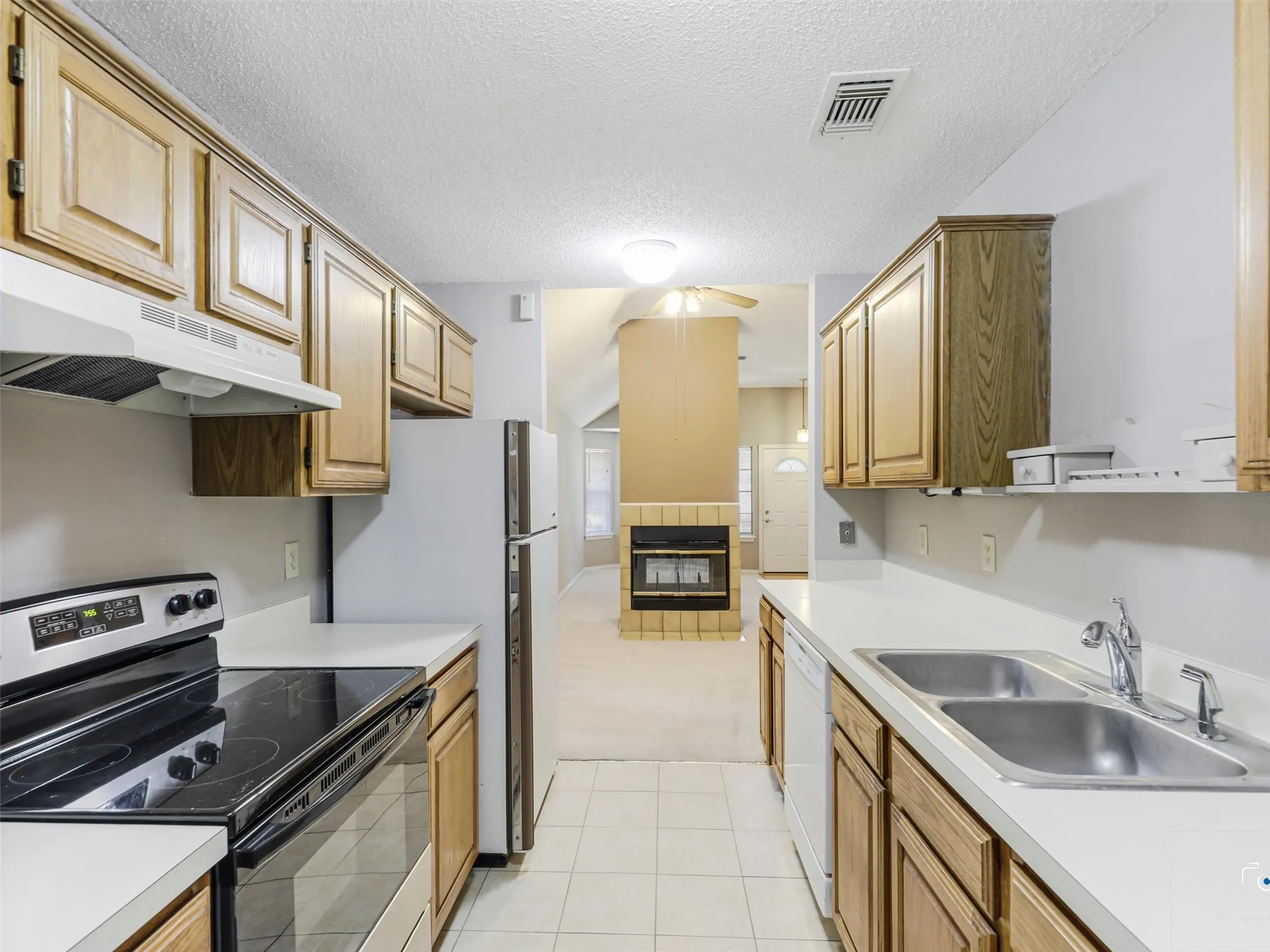 Single Family Residence For Sale in Collin County , 7850 Quest Court, Frisco, Texas 75035, 3 Bedroom, 2 Bathroom, 2 Garage spaces, 1,039 Sqft, built in 1986, mls#21324808, Real Estate Agent in Frisco, Homes For Sale in Collin county, Homes For Sale in Frisco, Realtor in Frisco Texas, Real Estate Brokerage Independent Realty Texas, Luminita Cordes Realtor