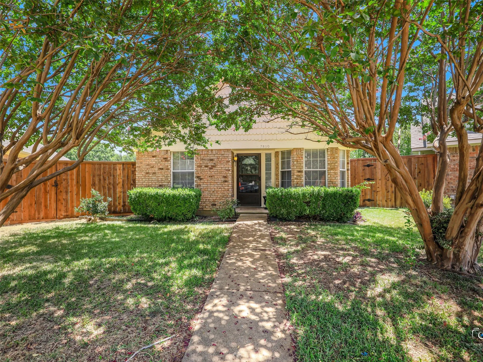 Single Family Residence For Sale in Collin County , 7850 Quest Court, Frisco, Texas 75035, 3 Bedroom, 2 Bathroom, 2 Garage spaces, 1,039 Sqft, built in 1986, mls#21324808, Real Estate Agent in Frisco, Homes For Sale in Collin county, Homes For Sale in Frisco, Realtor in Frisco Texas, Real Estate Brokerage Independent Realty Texas, Luminita Cordes Realtor