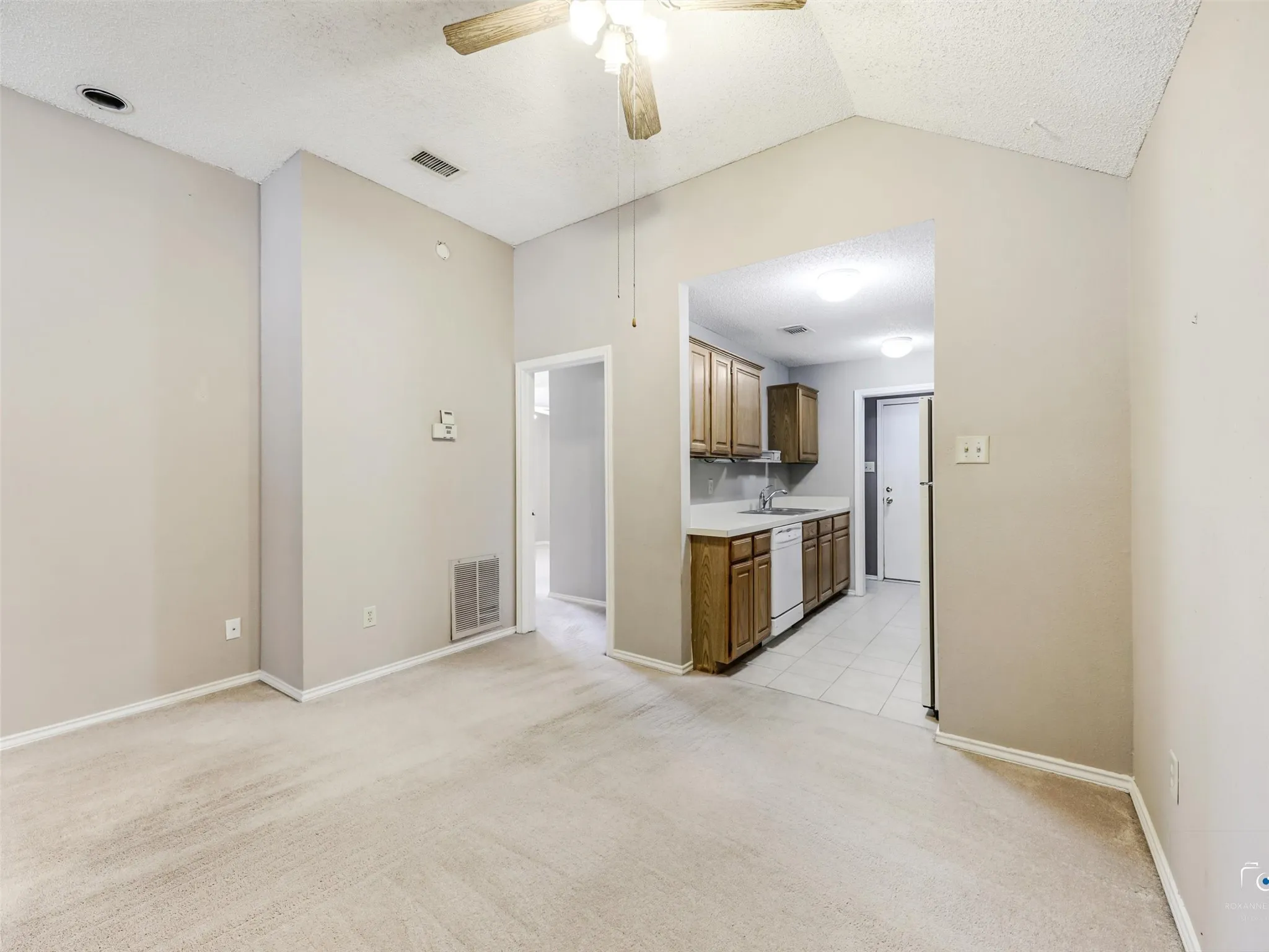 Single Family Residence For Sale in Collin County , 7850 Quest Court, Frisco, Texas 75035, 3 Bedroom, 2 Bathroom, 2 Garage spaces, 1,039 Sqft, built in 1986, mls#21324808, Real Estate Agent in Frisco, Homes For Sale in Collin county, Homes For Sale in Frisco, Realtor in Frisco Texas, Real Estate Brokerage Independent Realty Texas, Luminita Cordes Realtor
