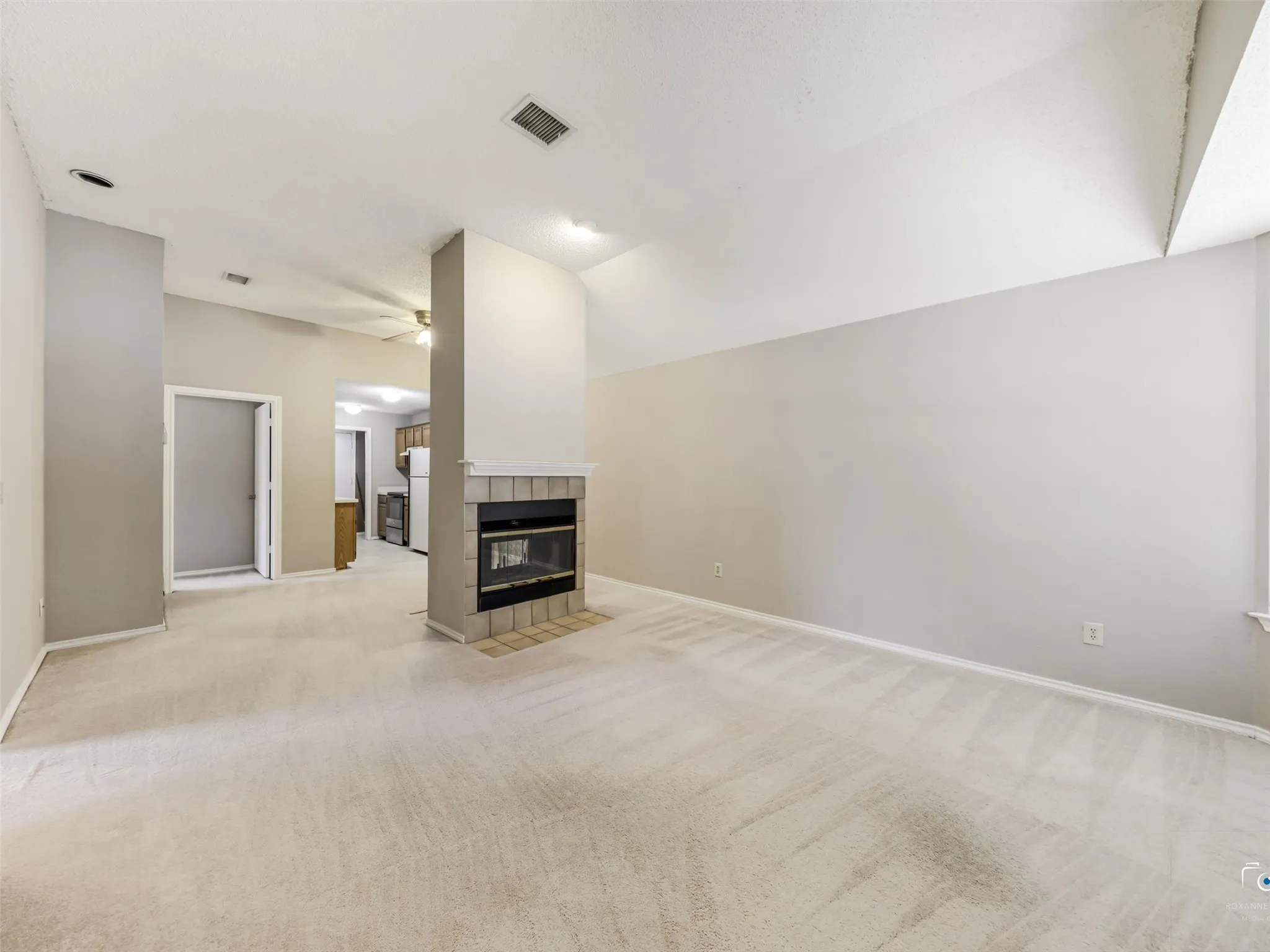 Single Family Residence For Sale in Collin County , 7850 Quest Court, Frisco, Texas 75035, 3 Bedroom, 2 Bathroom, 2 Garage spaces, 1,039 Sqft, built in 1986, mls#21324808, Real Estate Agent in Frisco, Homes For Sale in Collin county, Homes For Sale in Frisco, Realtor in Frisco Texas, Real Estate Brokerage Independent Realty Texas, Luminita Cordes Realtor