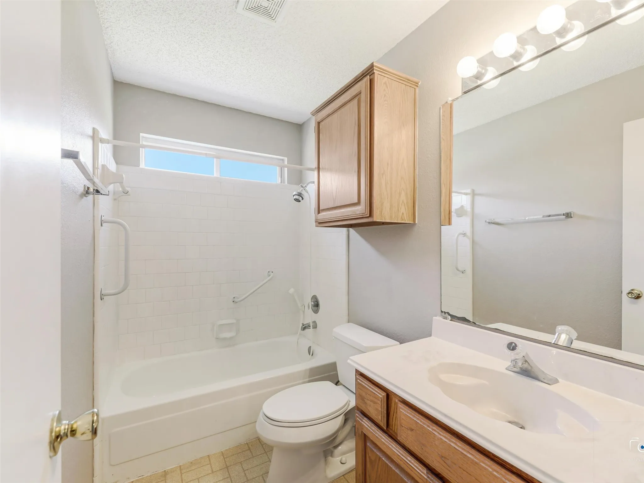 Single Family Residence For Sale in Collin County , 7850 Quest Court, Frisco, Texas 75035, 3 Bedroom, 2 Bathroom, 2 Garage spaces, 1,039 Sqft, built in 1986, mls#21324808, Real Estate Agent in Frisco, Homes For Sale in Collin county, Homes For Sale in Frisco, Realtor in Frisco Texas, Real Estate Brokerage Independent Realty Texas, Luminita Cordes Realtor
